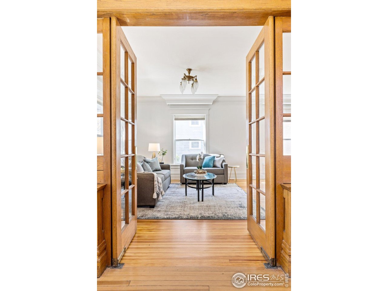 329 Bross St