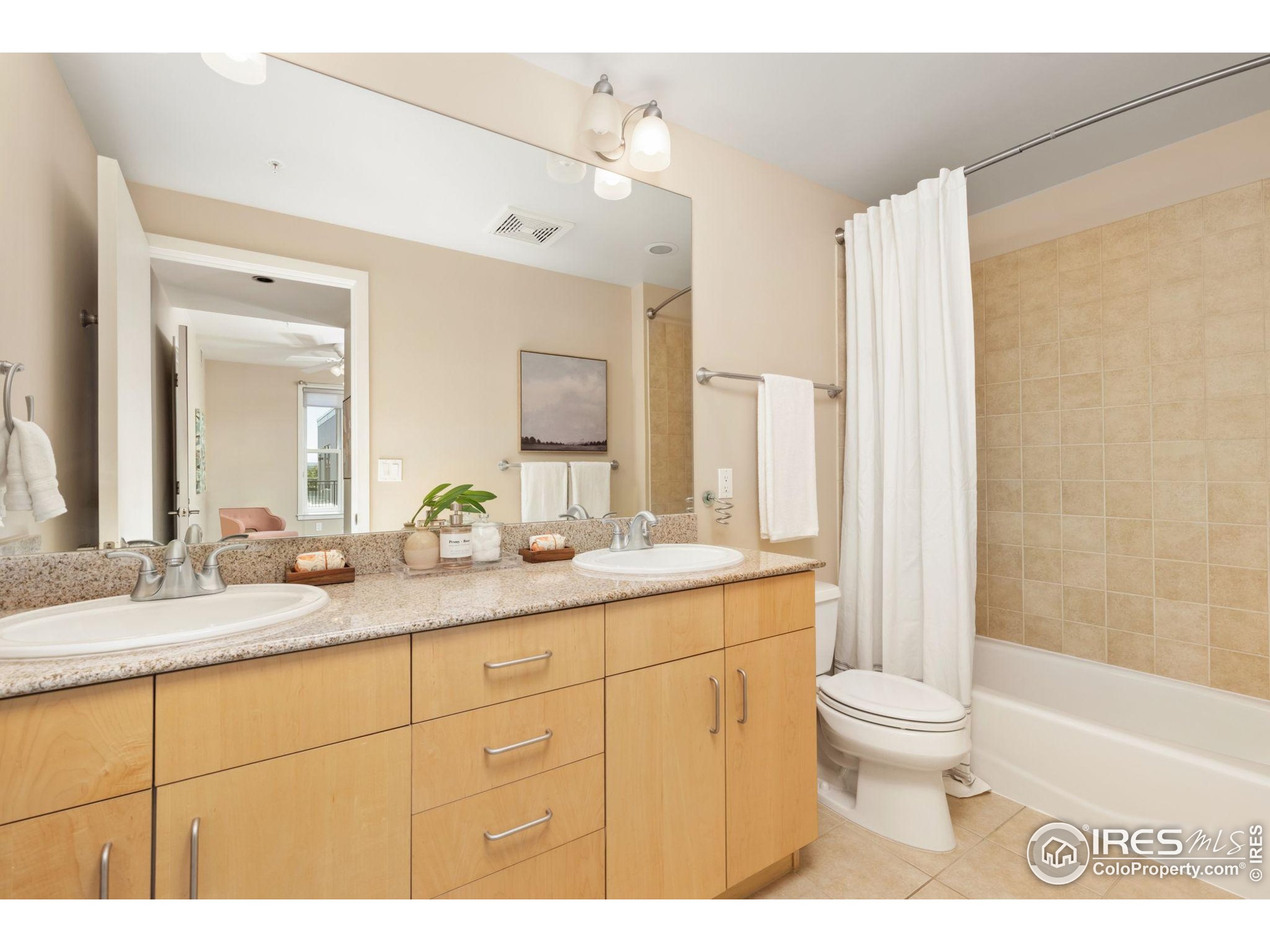 3601 Arapahoe Ave D-422