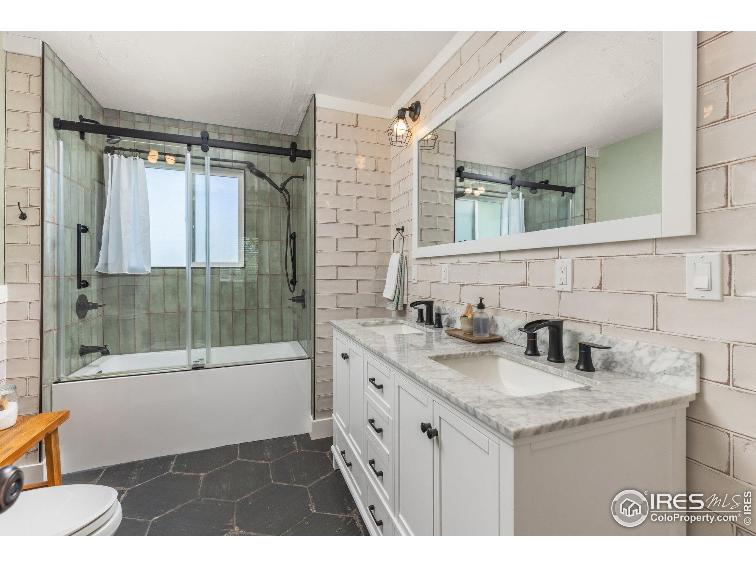 9951 Sierra Vista Rd