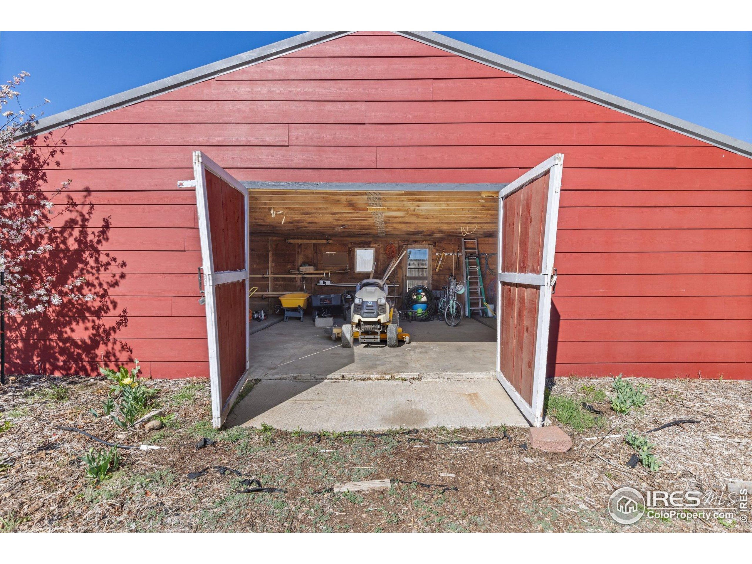 9951 Sierra Vista Rd