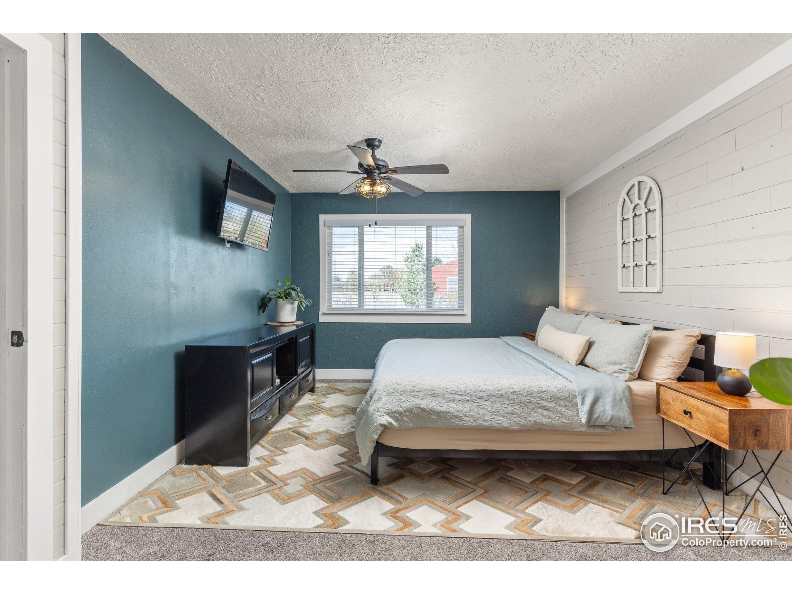 9951 Sierra Vista Rd