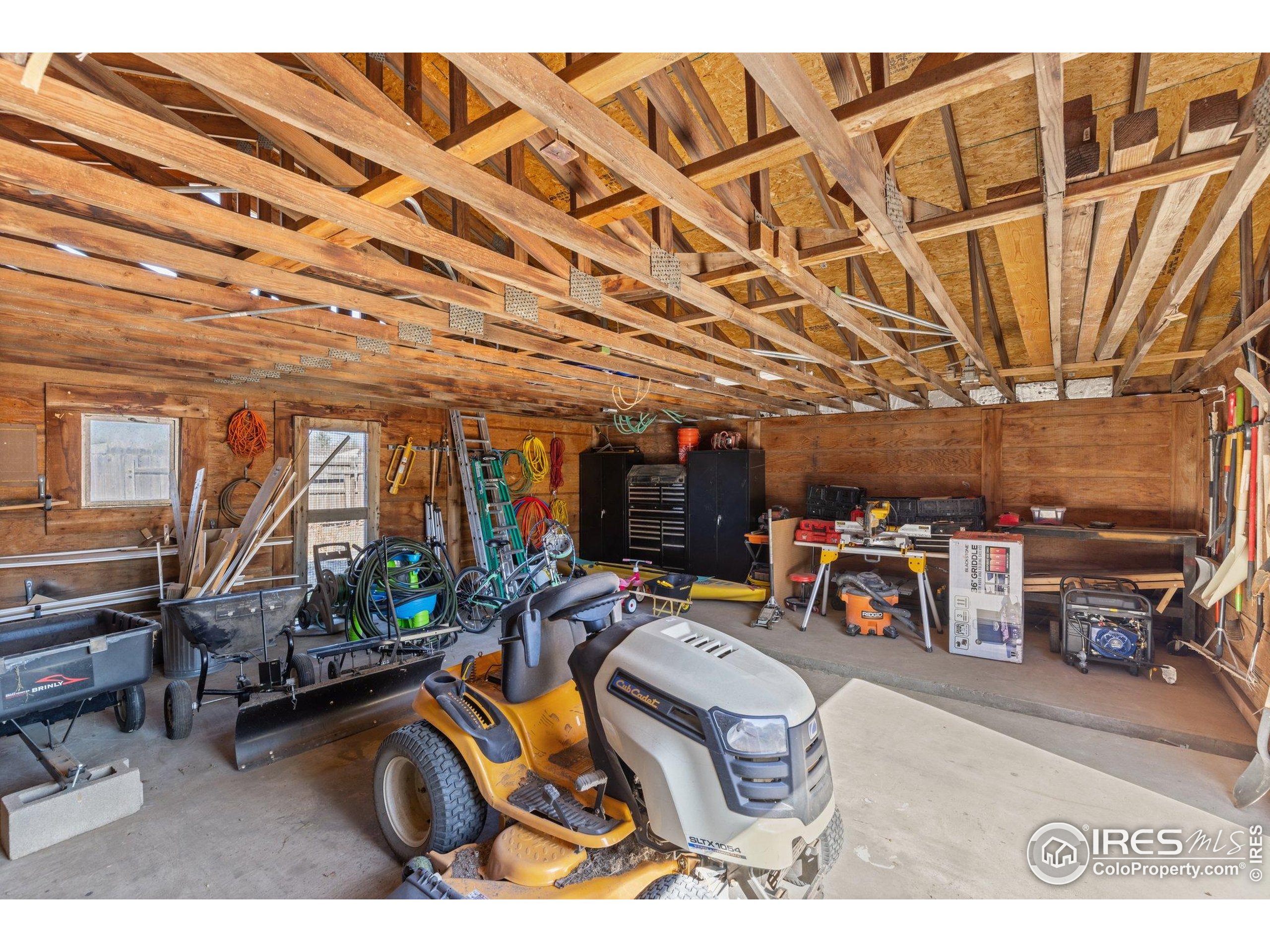 9951 Sierra Vista Rd