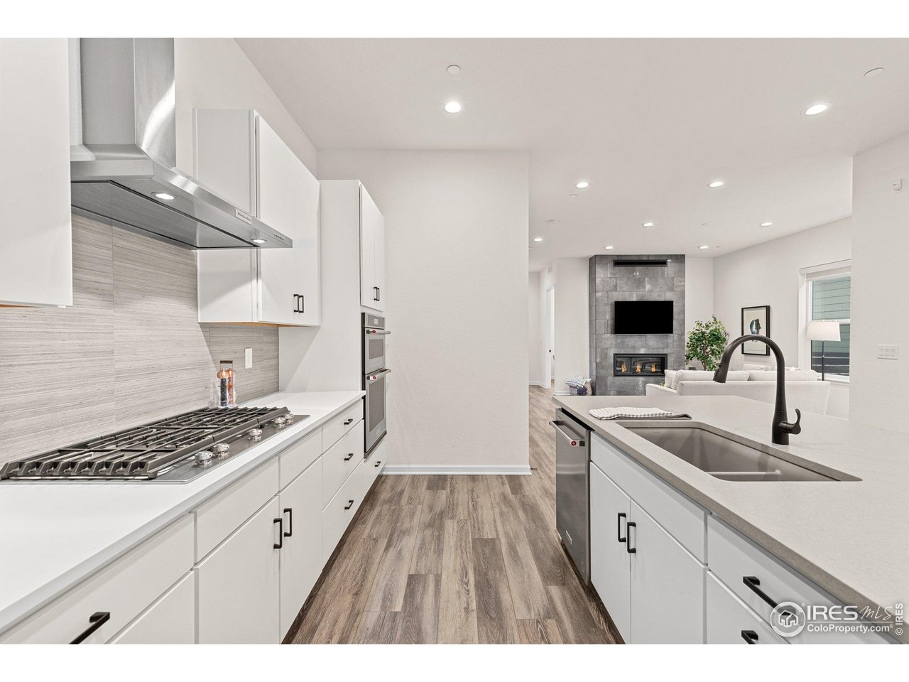 735 Discovery Pkwy