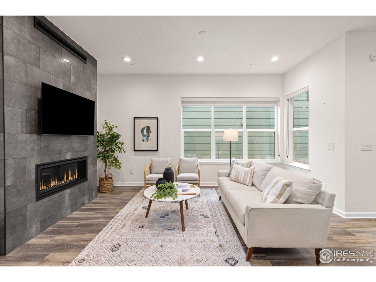 735 Discovery Pkwy