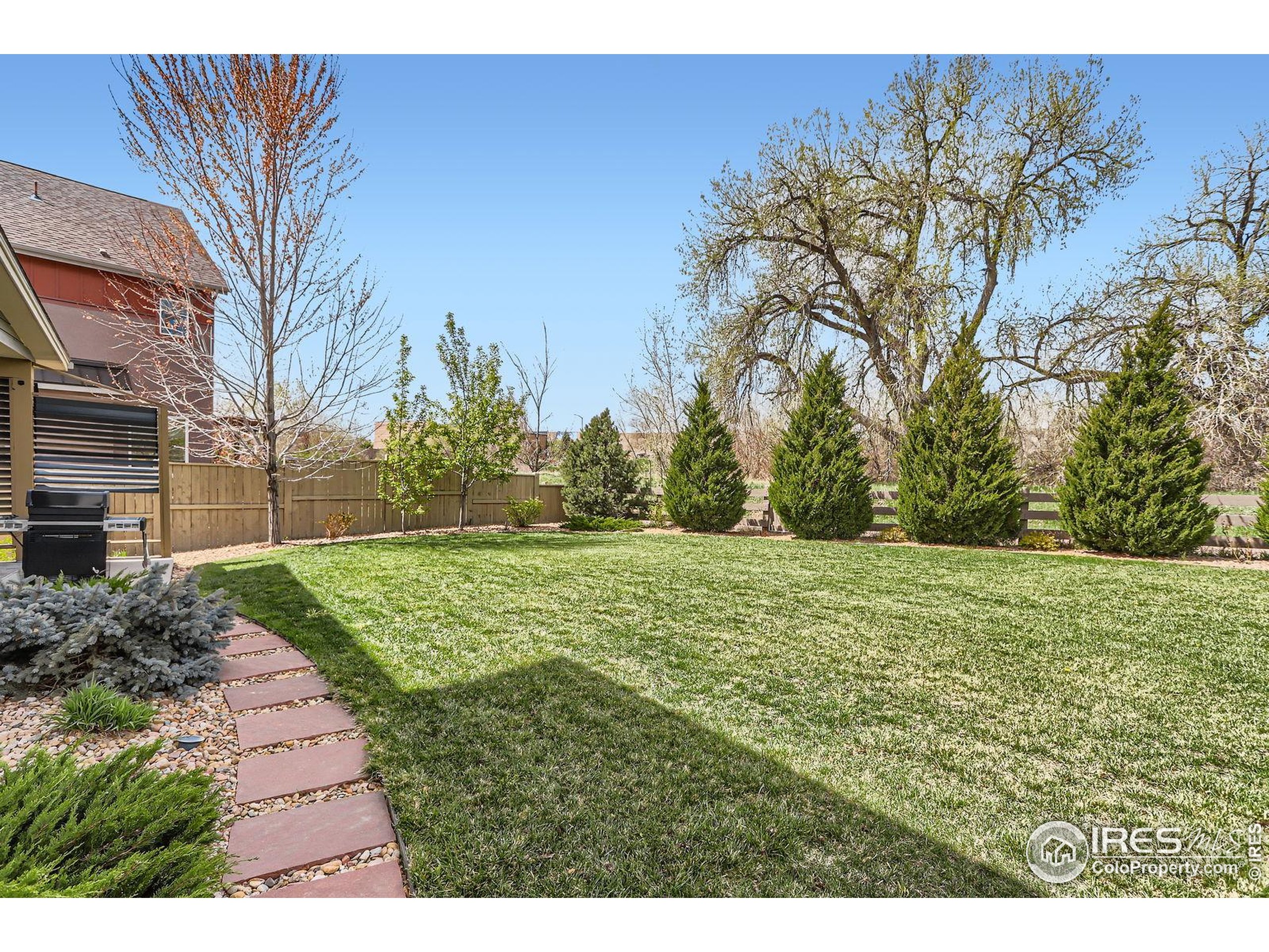 1833 Sweet Clover Ln