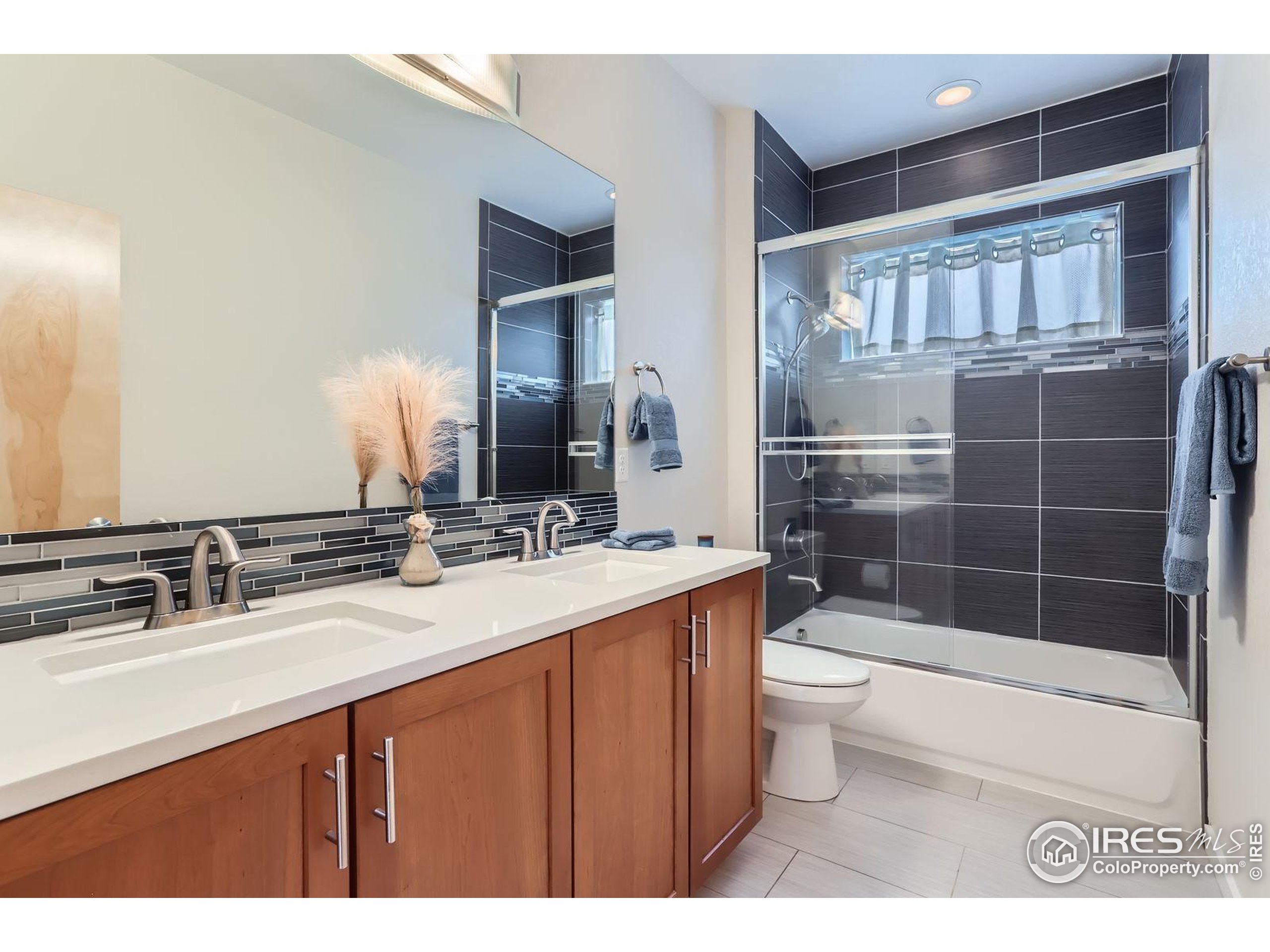 1833 Sweet Clover Ln