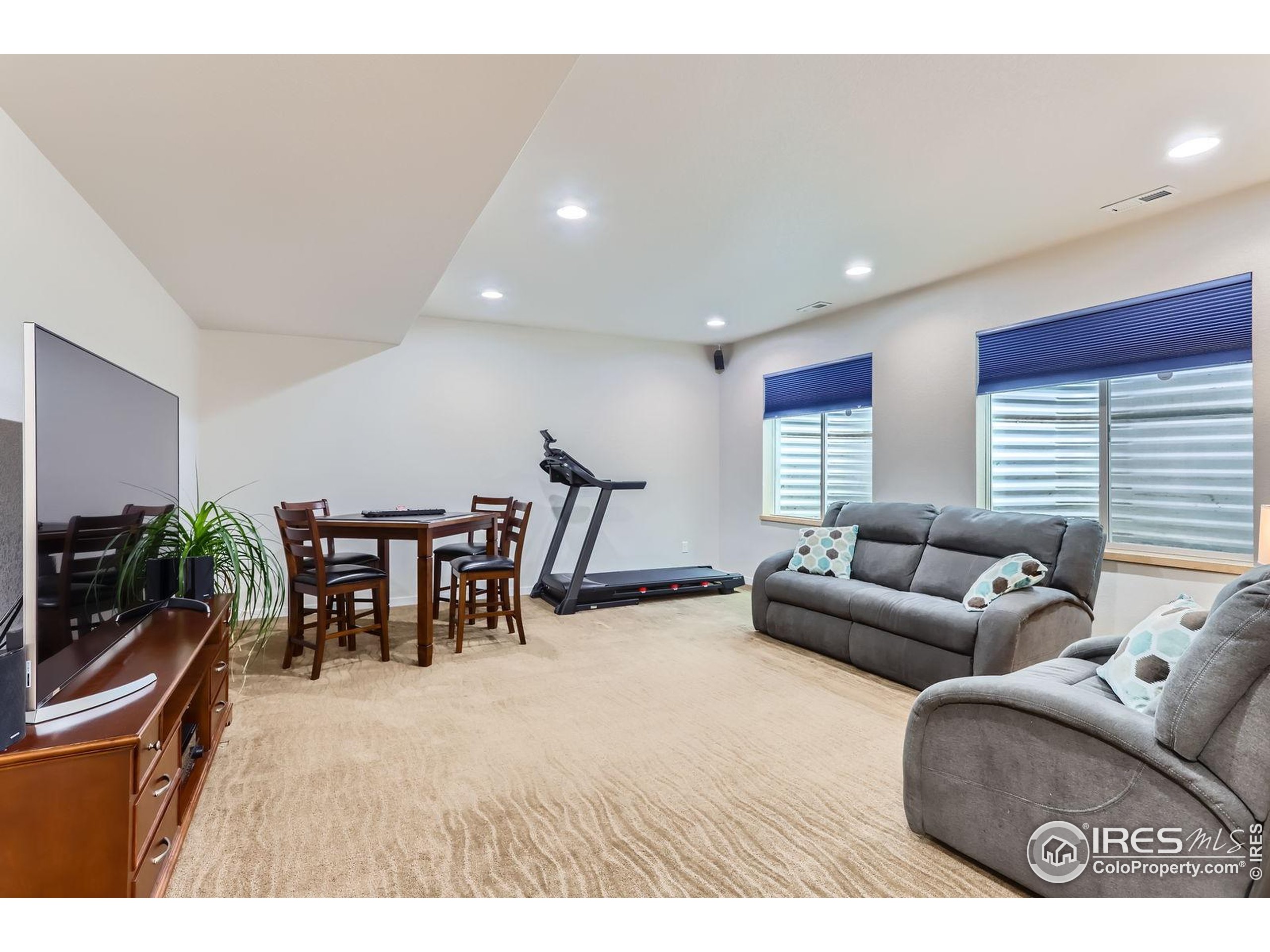 1833 Sweet Clover Ln