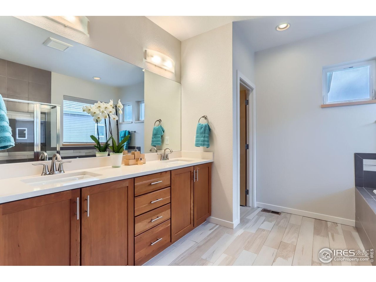 1833 Sweet Clover Ln