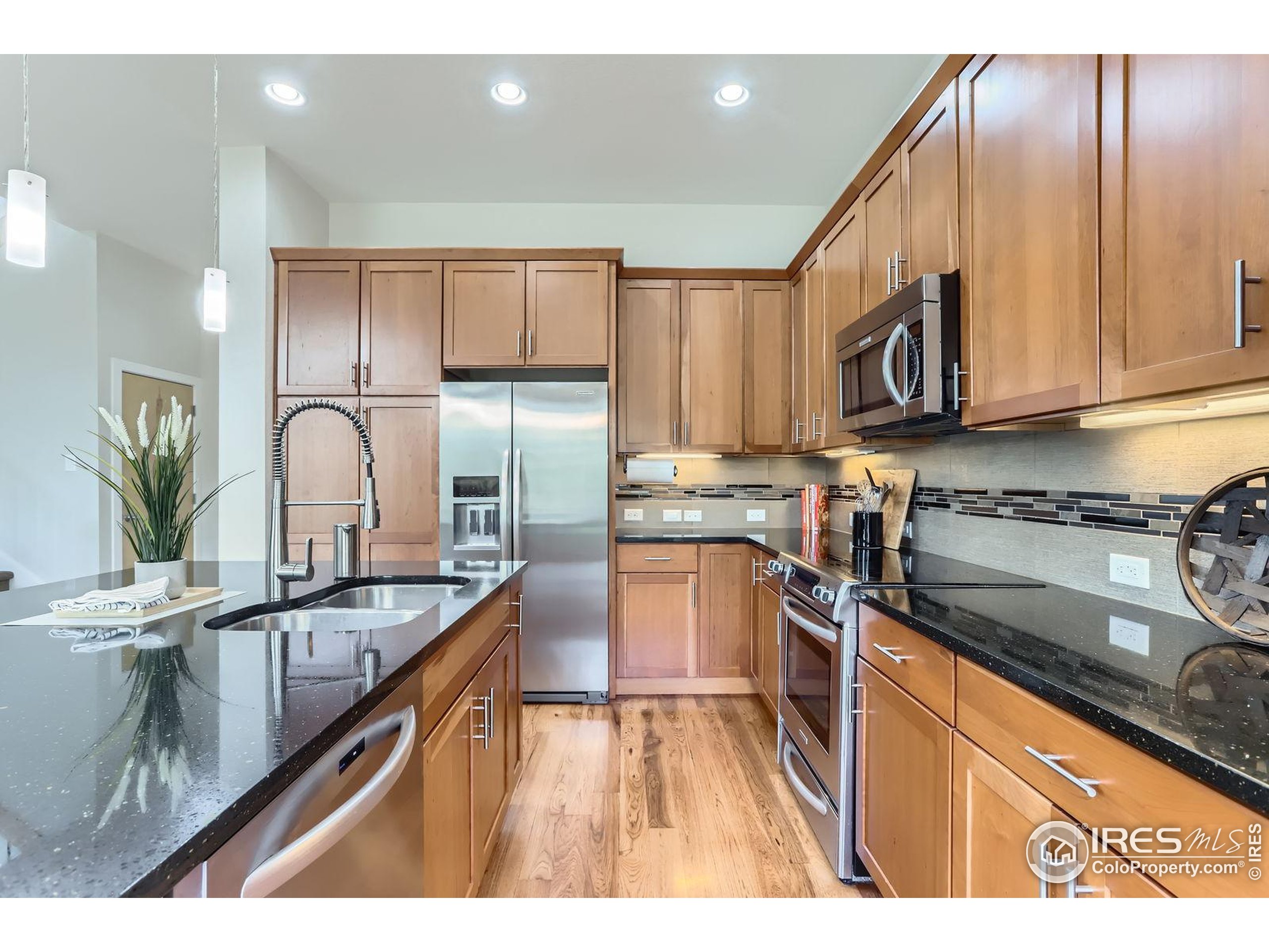 1833 Sweet Clover Ln