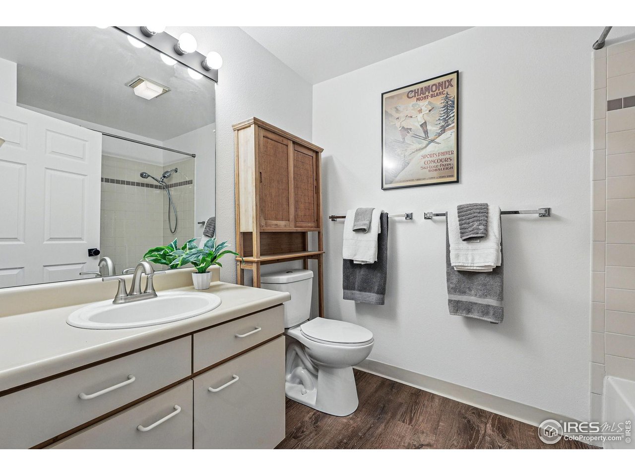 2727 Folsom St 228
