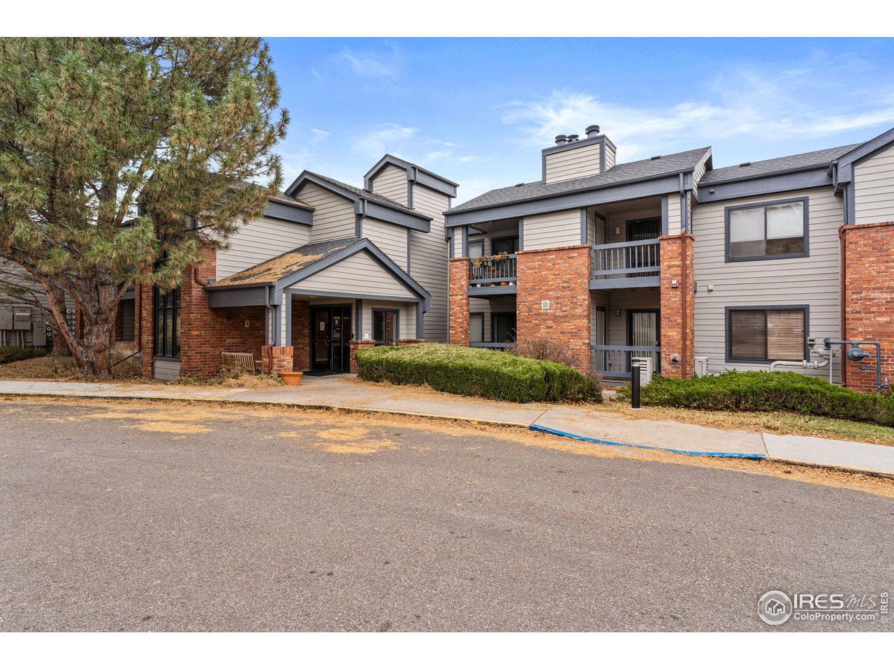 2727 Folsom St 228