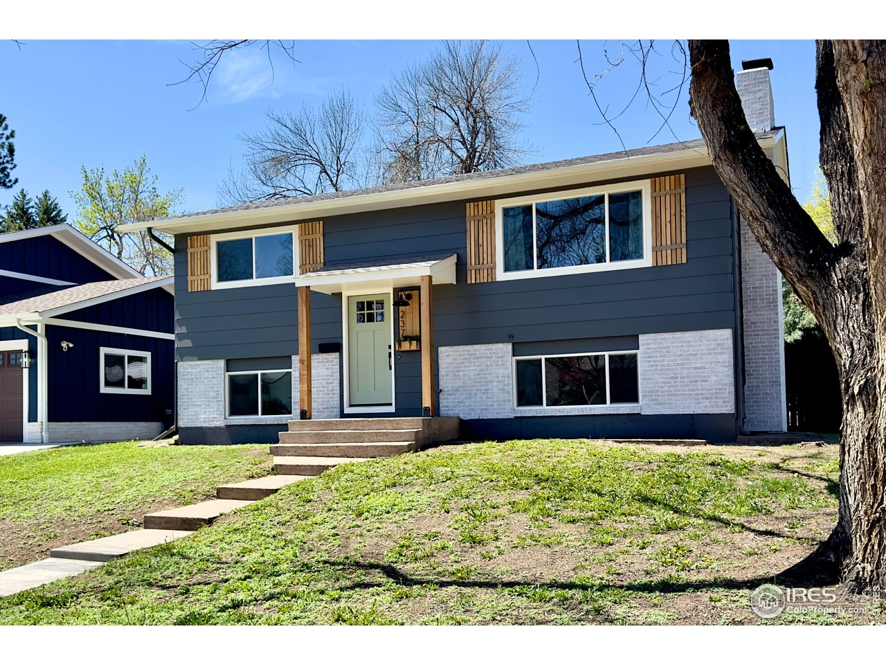 237 Clover Ln