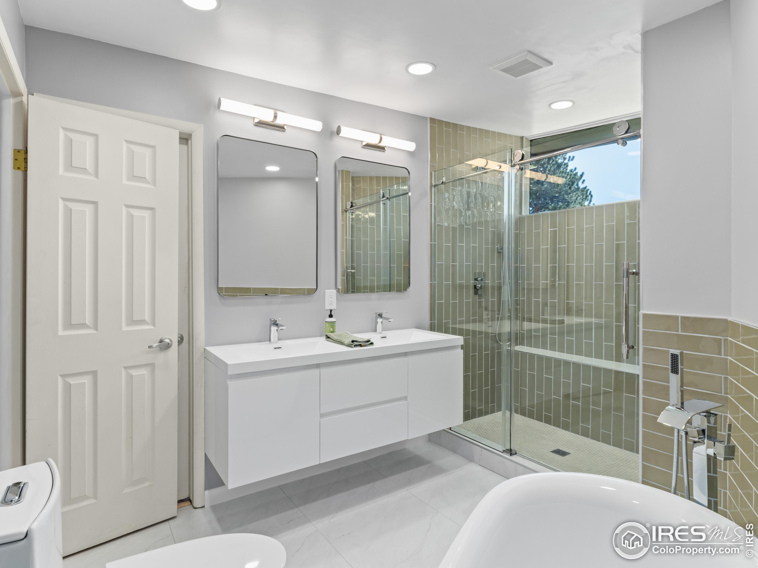 1411 Vail Ct