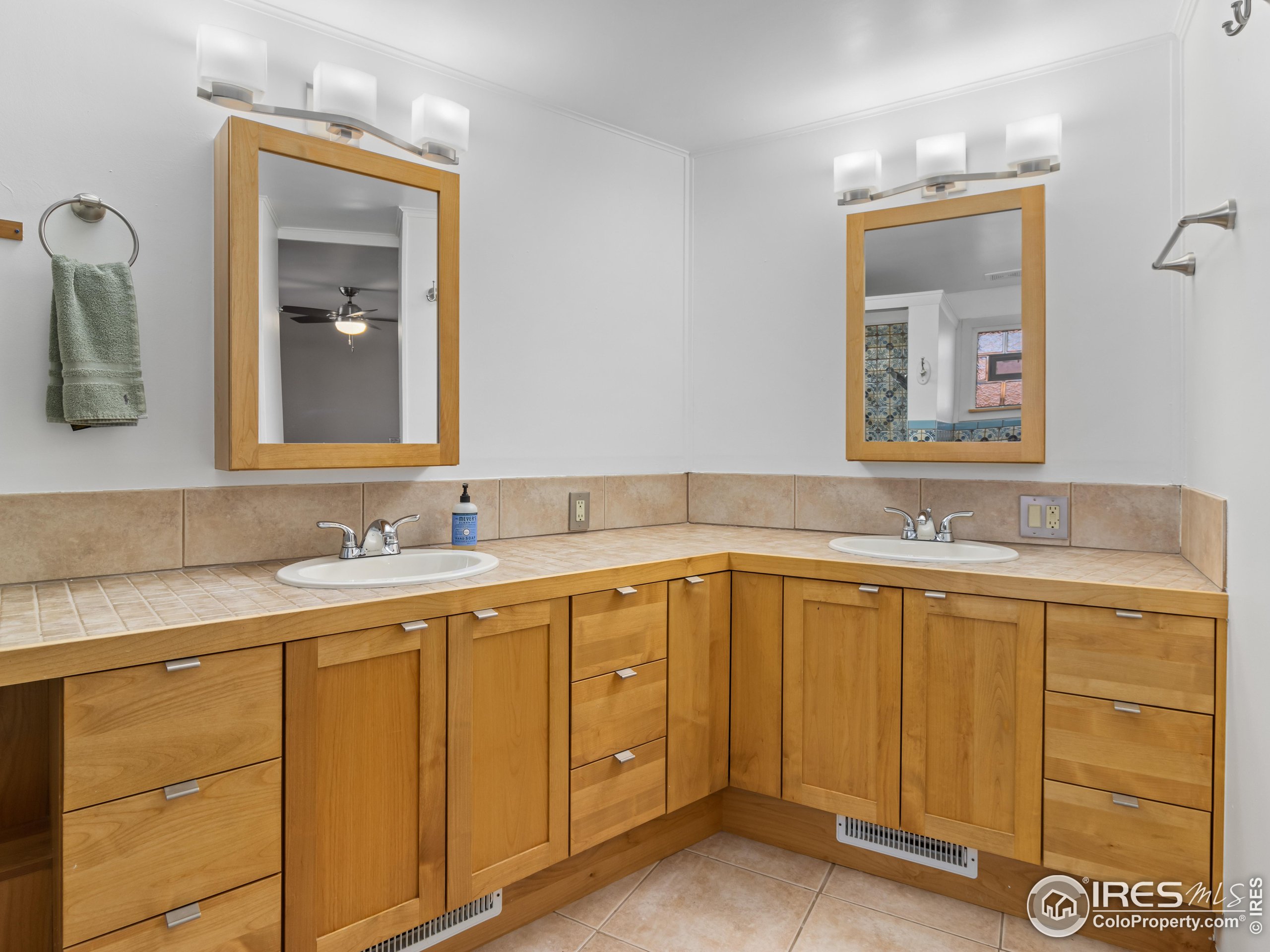 1411 Vail Ct