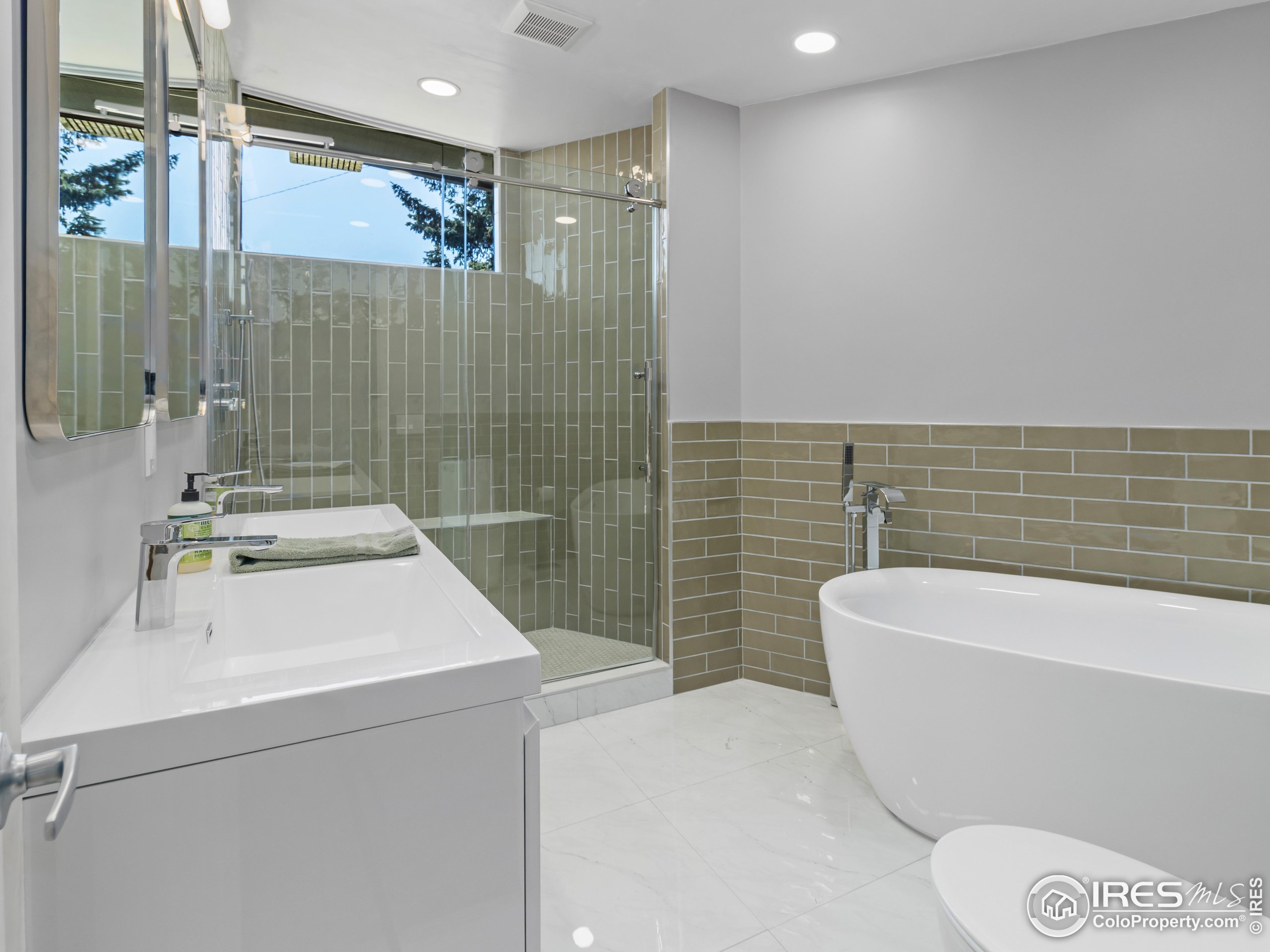 1411 Vail Ct