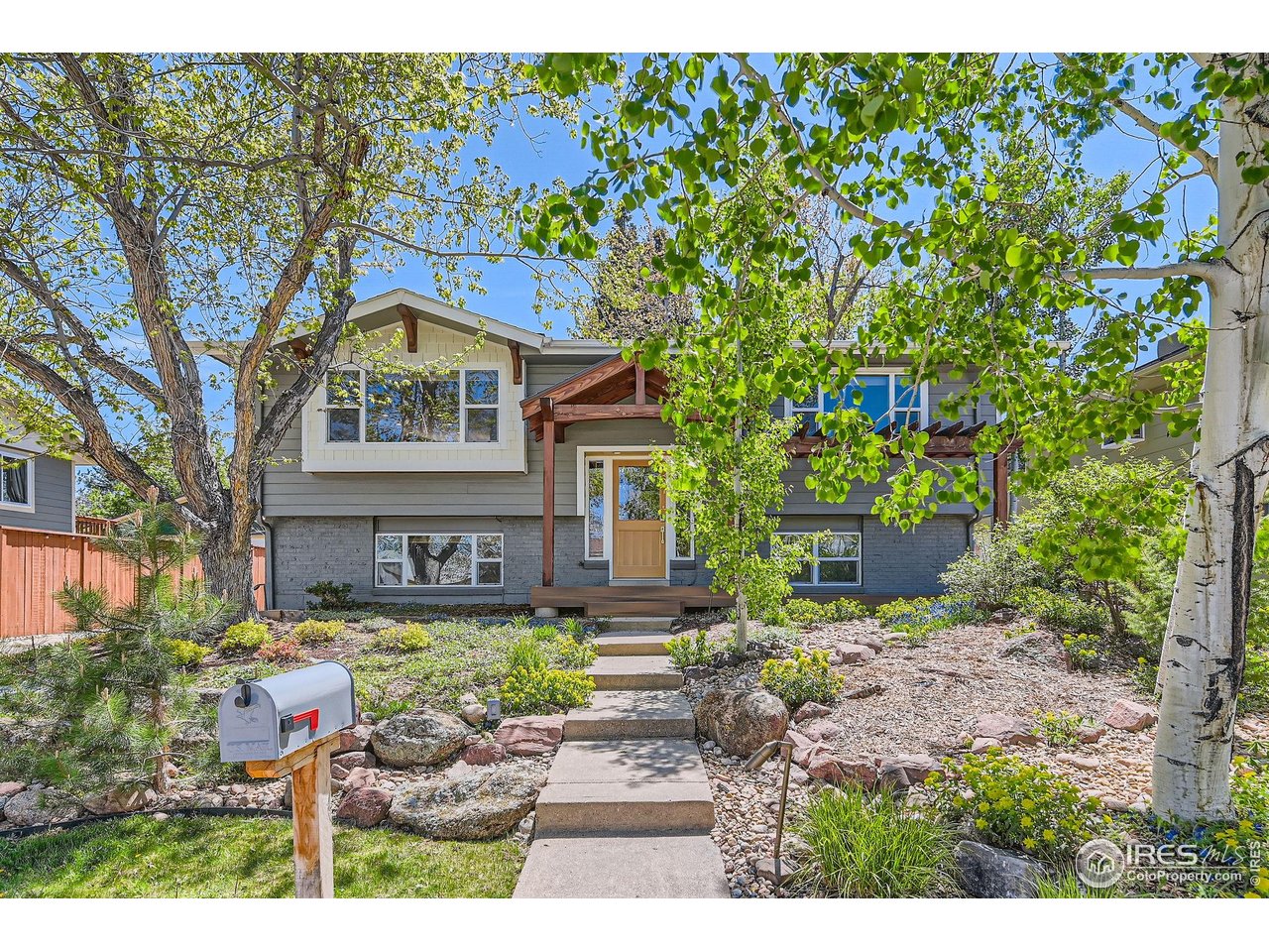 2550 Woodstock Pl