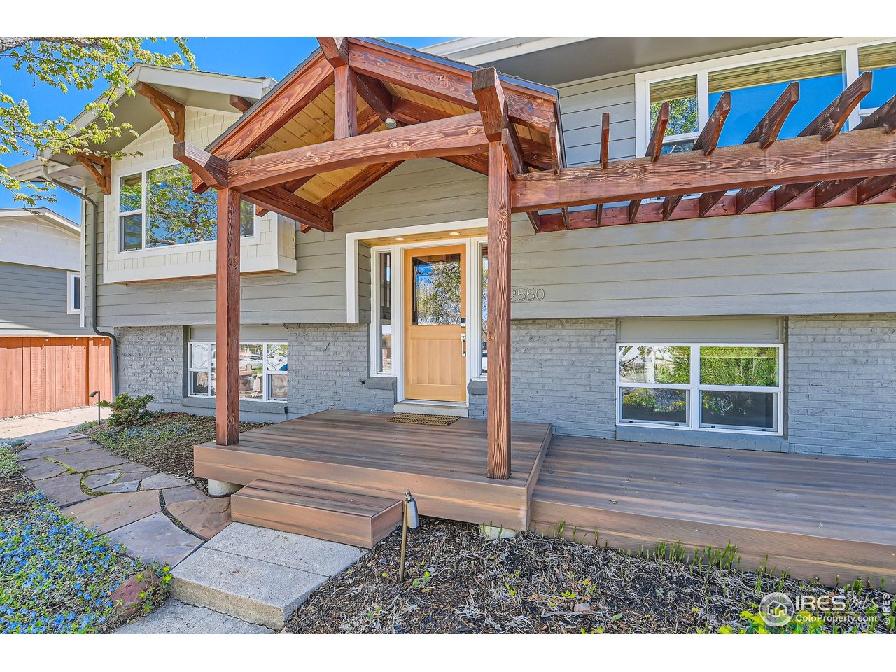 2550 Woodstock Pl