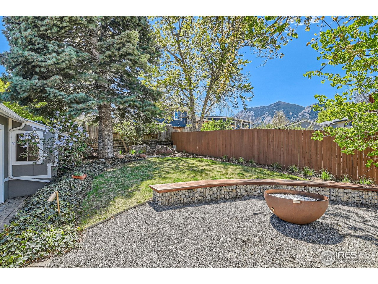 2550 Woodstock Pl
