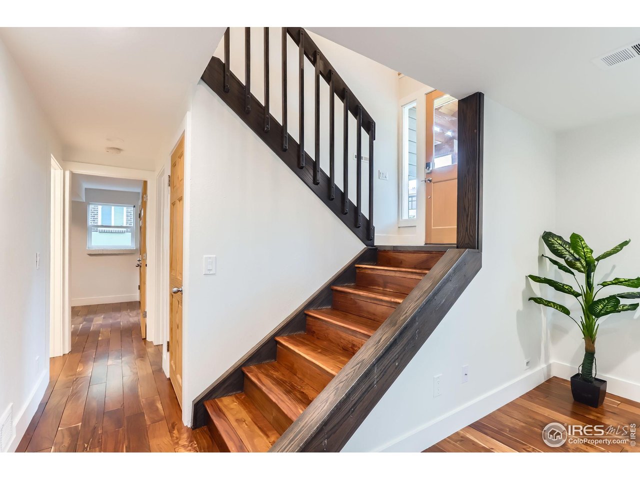 2550 Woodstock Pl