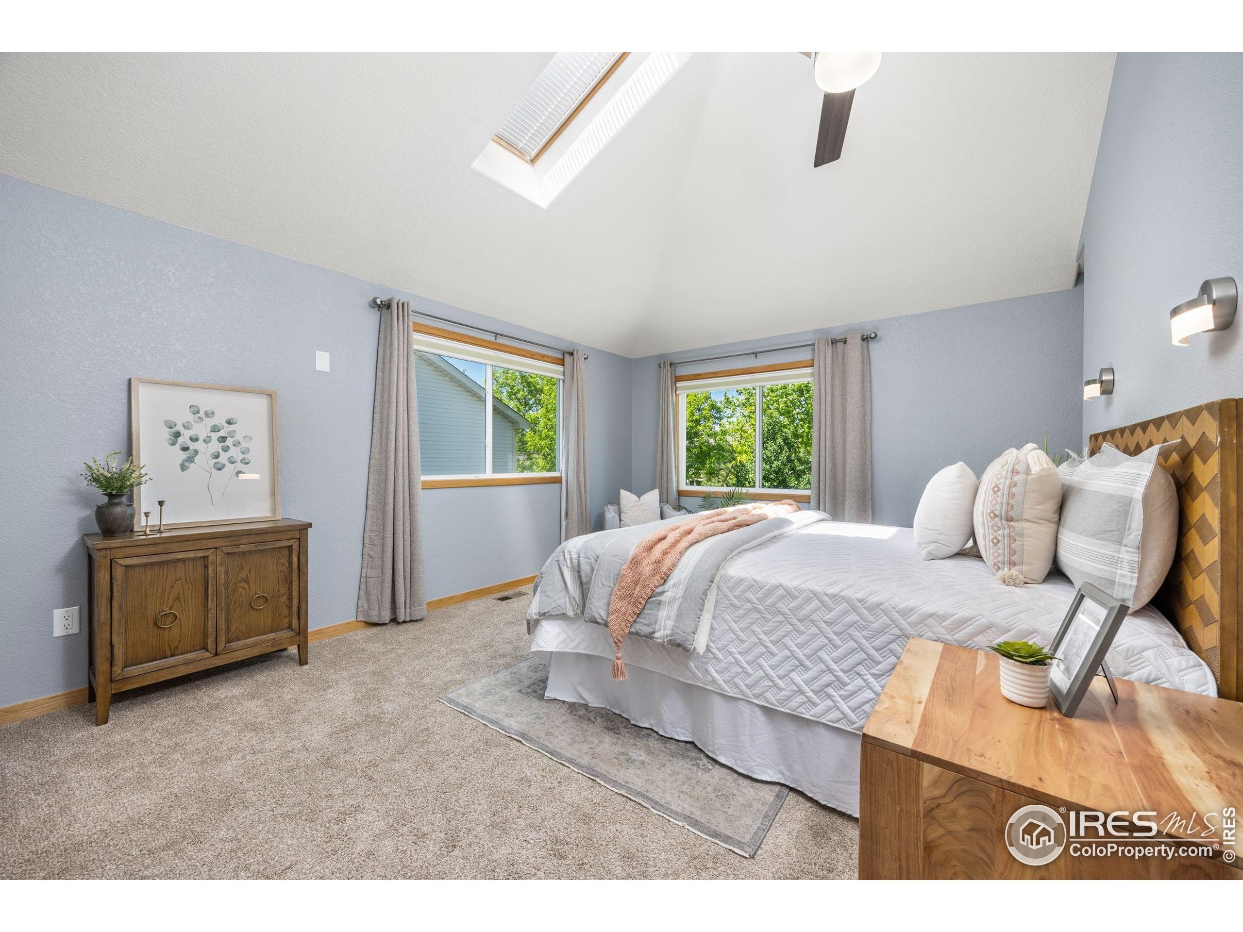 2437 Maplewood Cir E