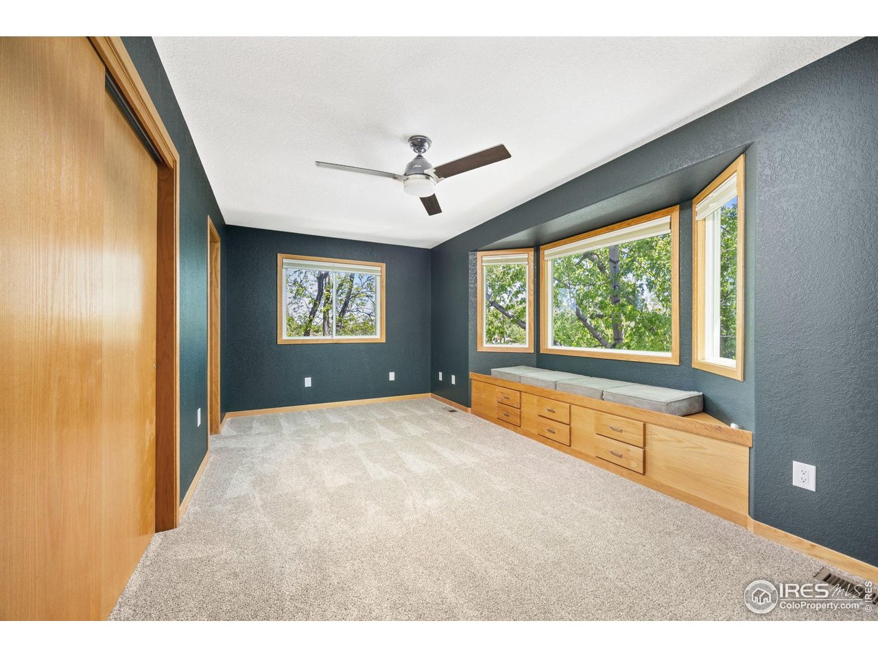 2437 Maplewood Cir E