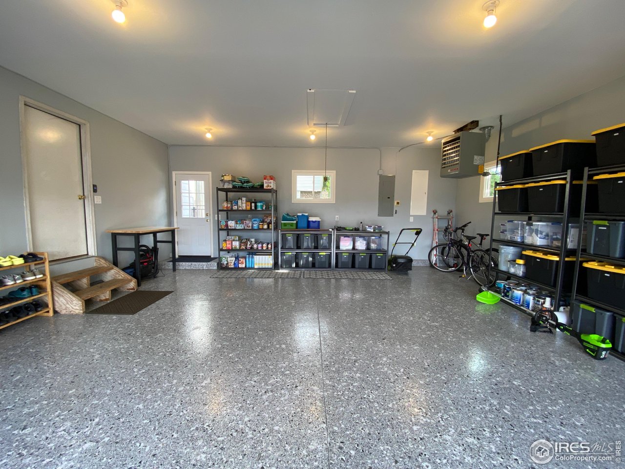 2437 Maplewood Cir E