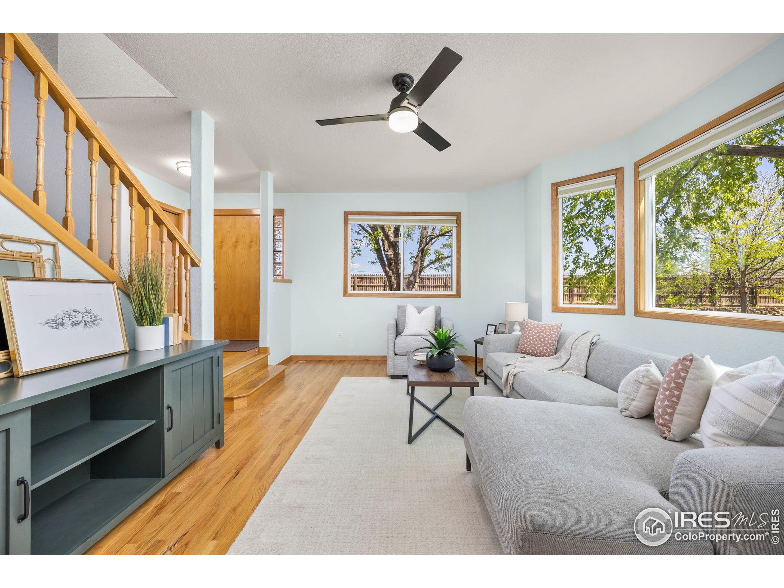 2437 Maplewood Cir E