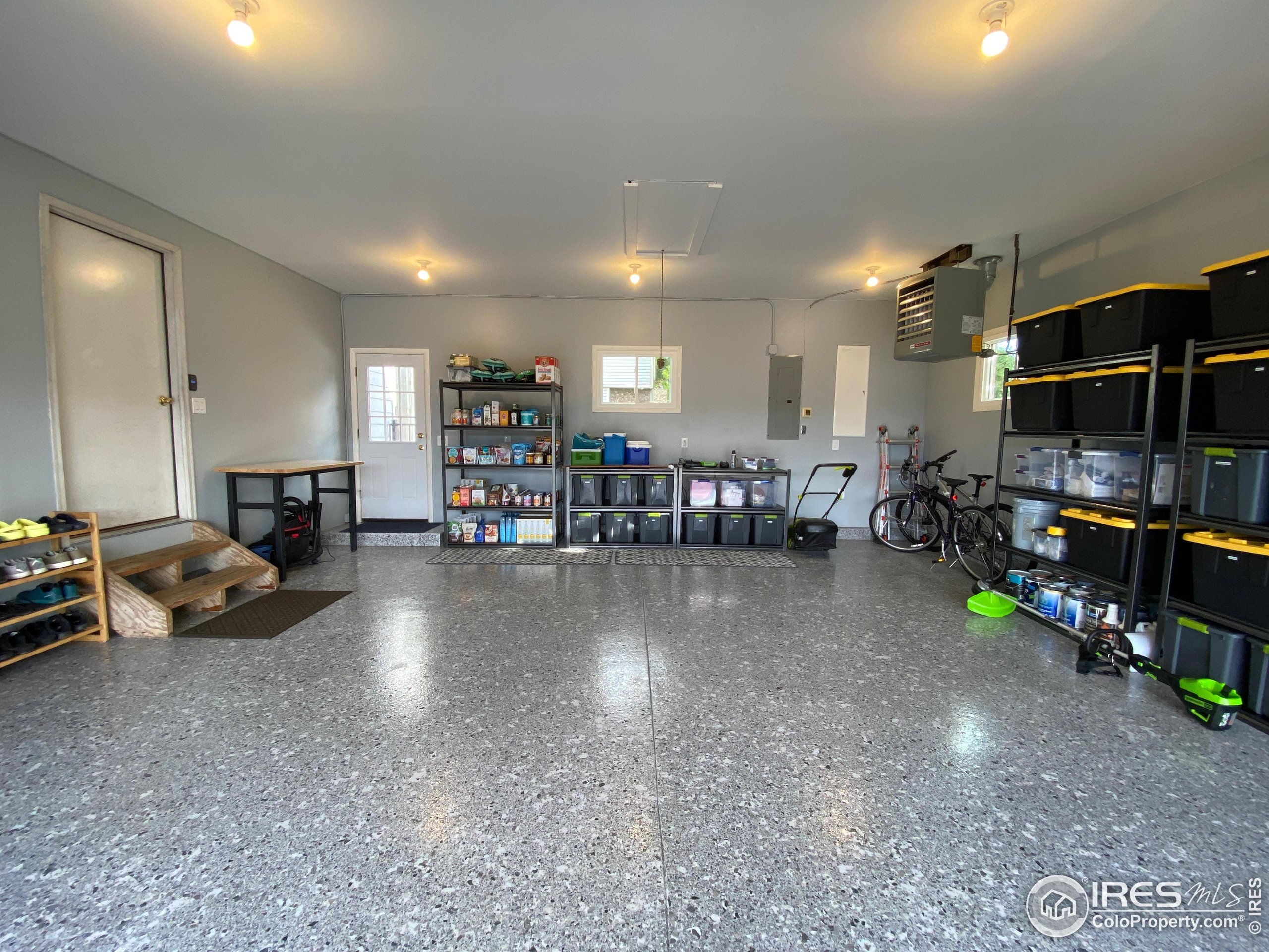 2437 Maplewood Cir E