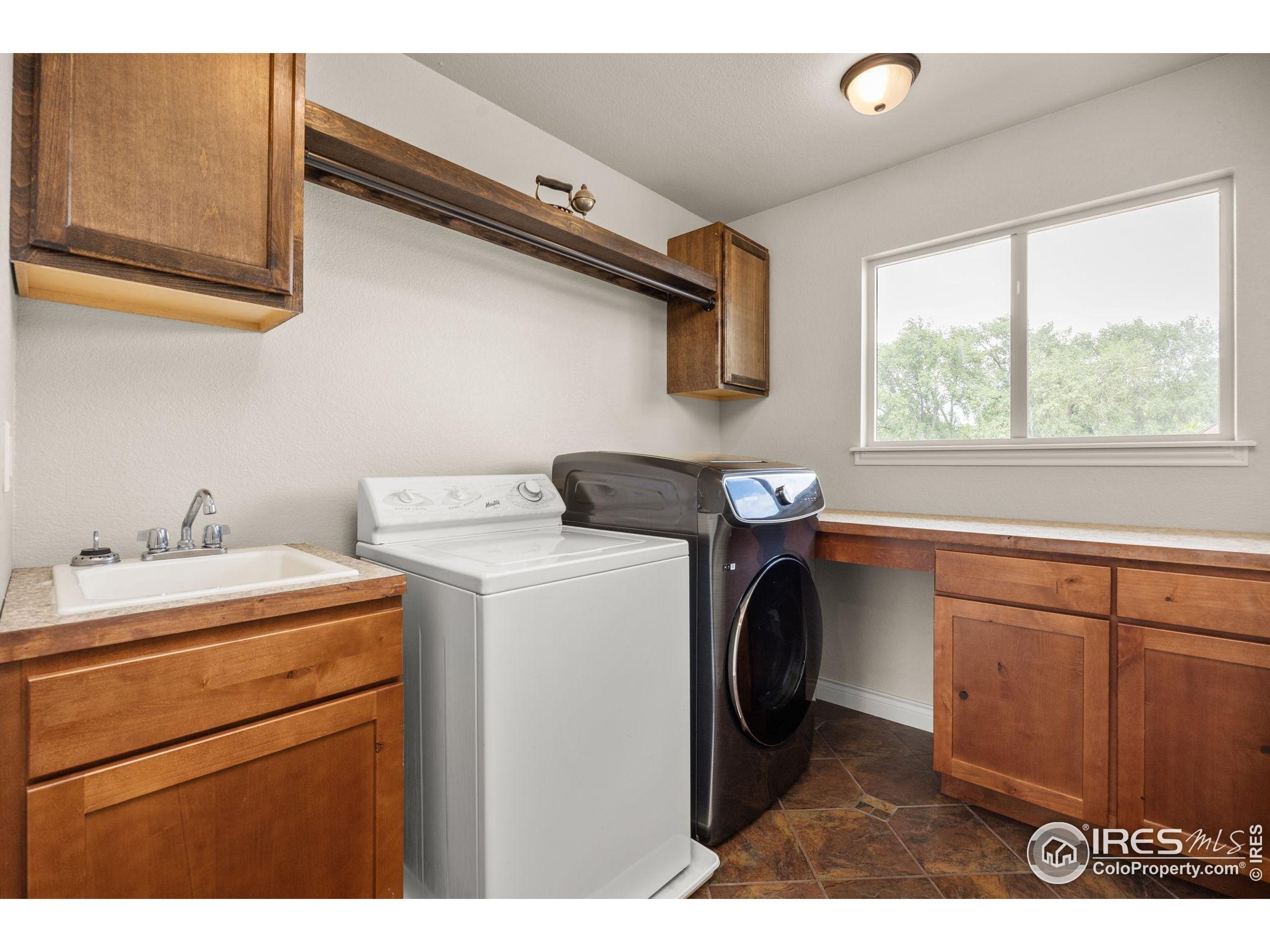 873 Signal Ct