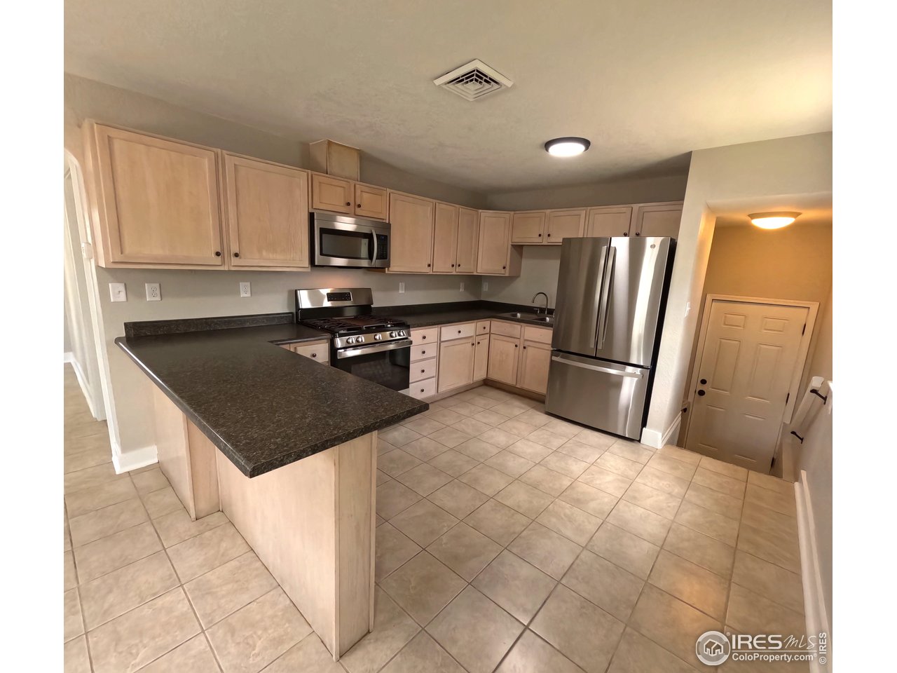 815 W Beaver Ave
