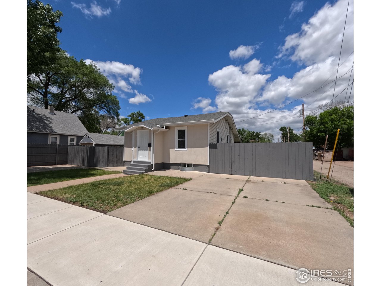 815 W Beaver Ave