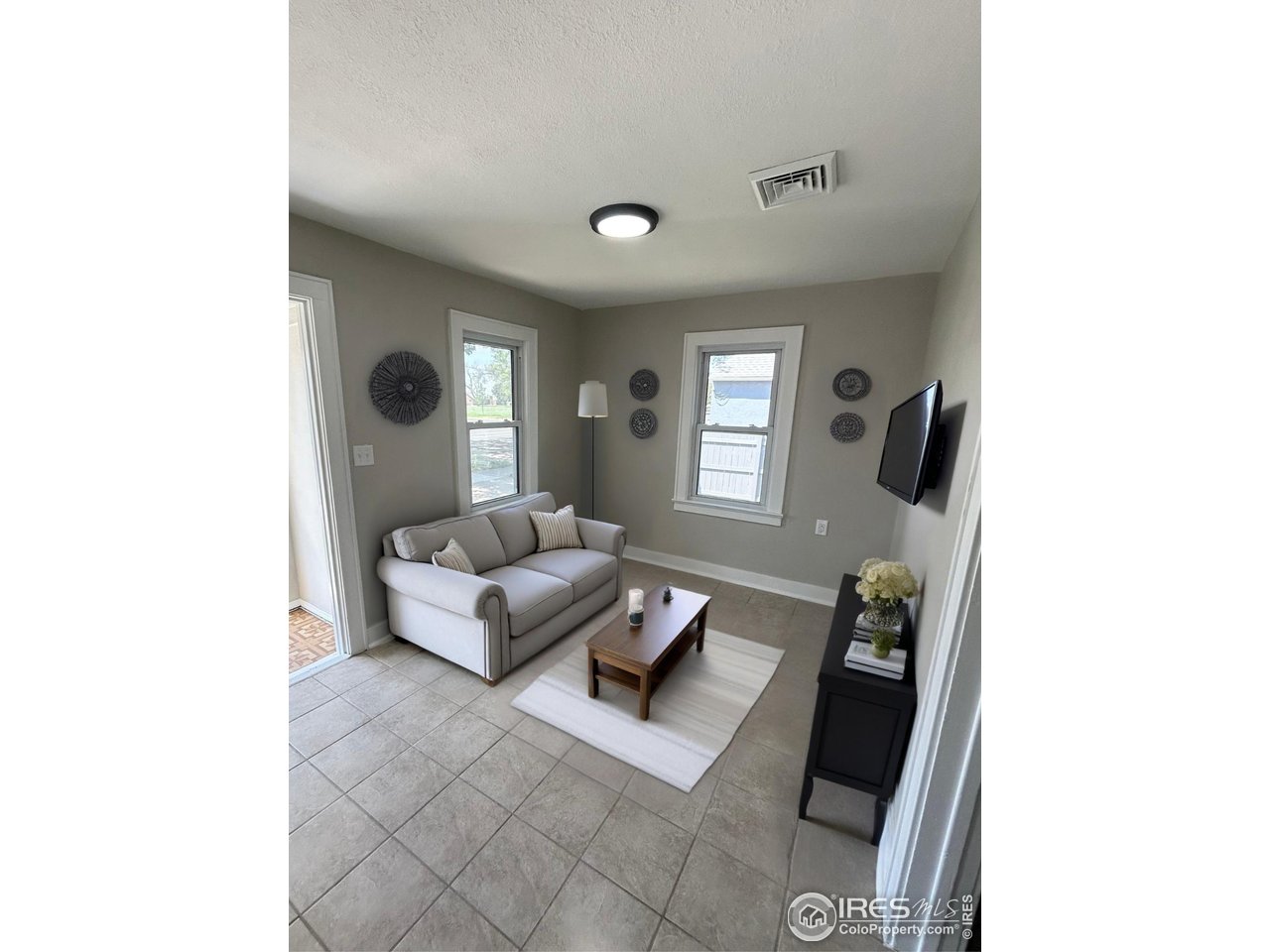 815 W Beaver Ave