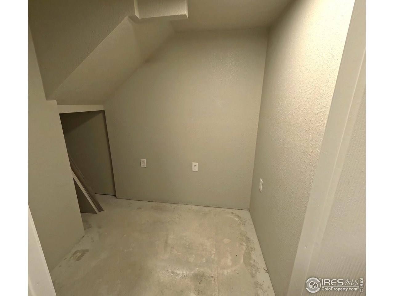 815 W Beaver Ave