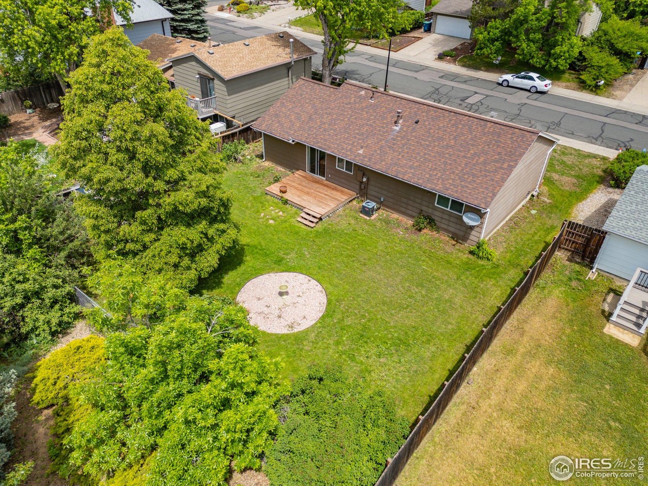 852 W Linden St