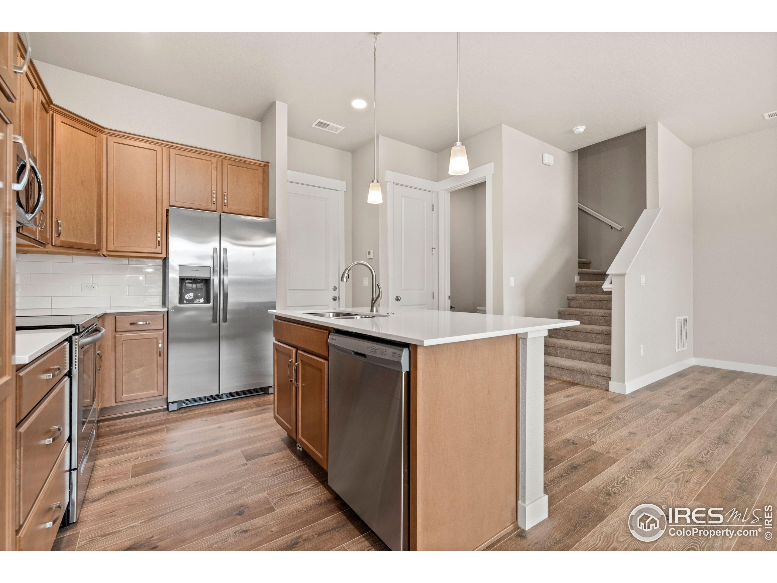 3425 Grayling Dr