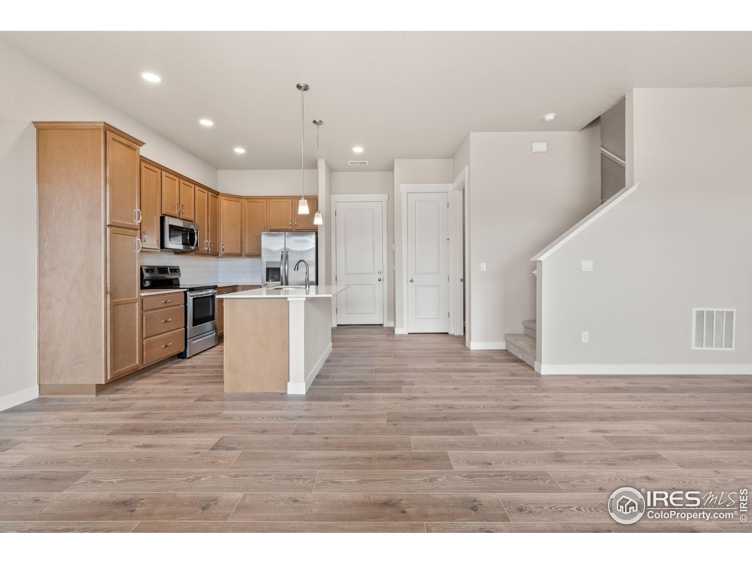 3425 Grayling Dr