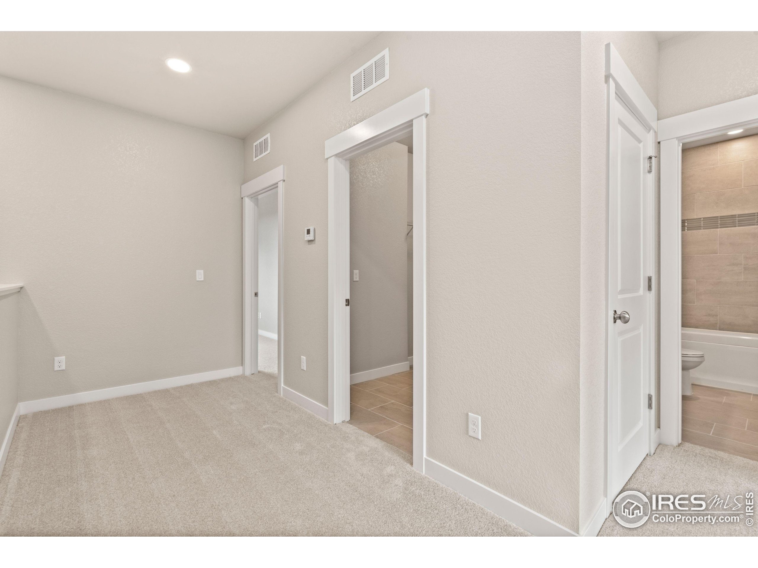 3425 Grayling Dr