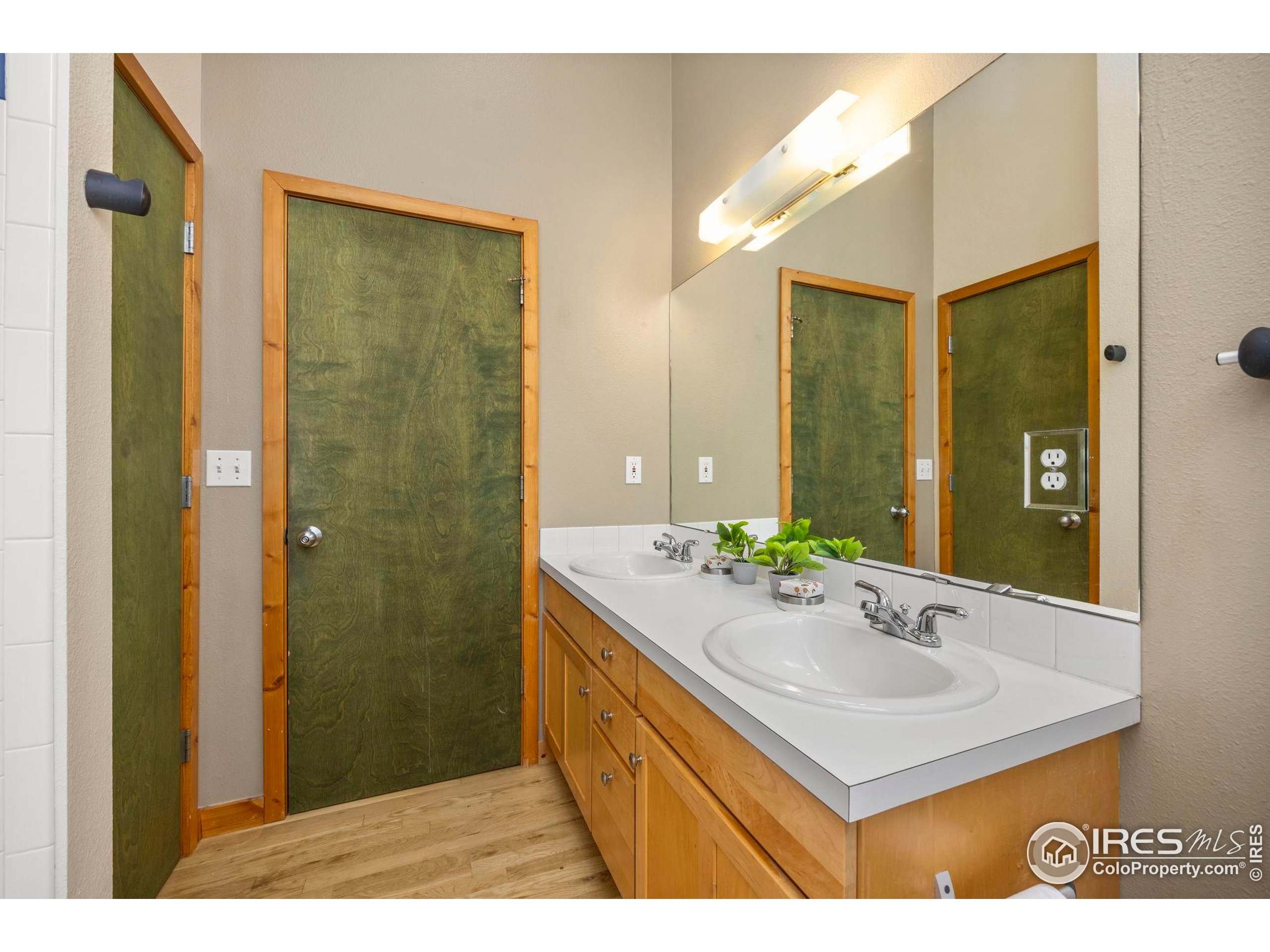 1455 Yarmouth Ave 211