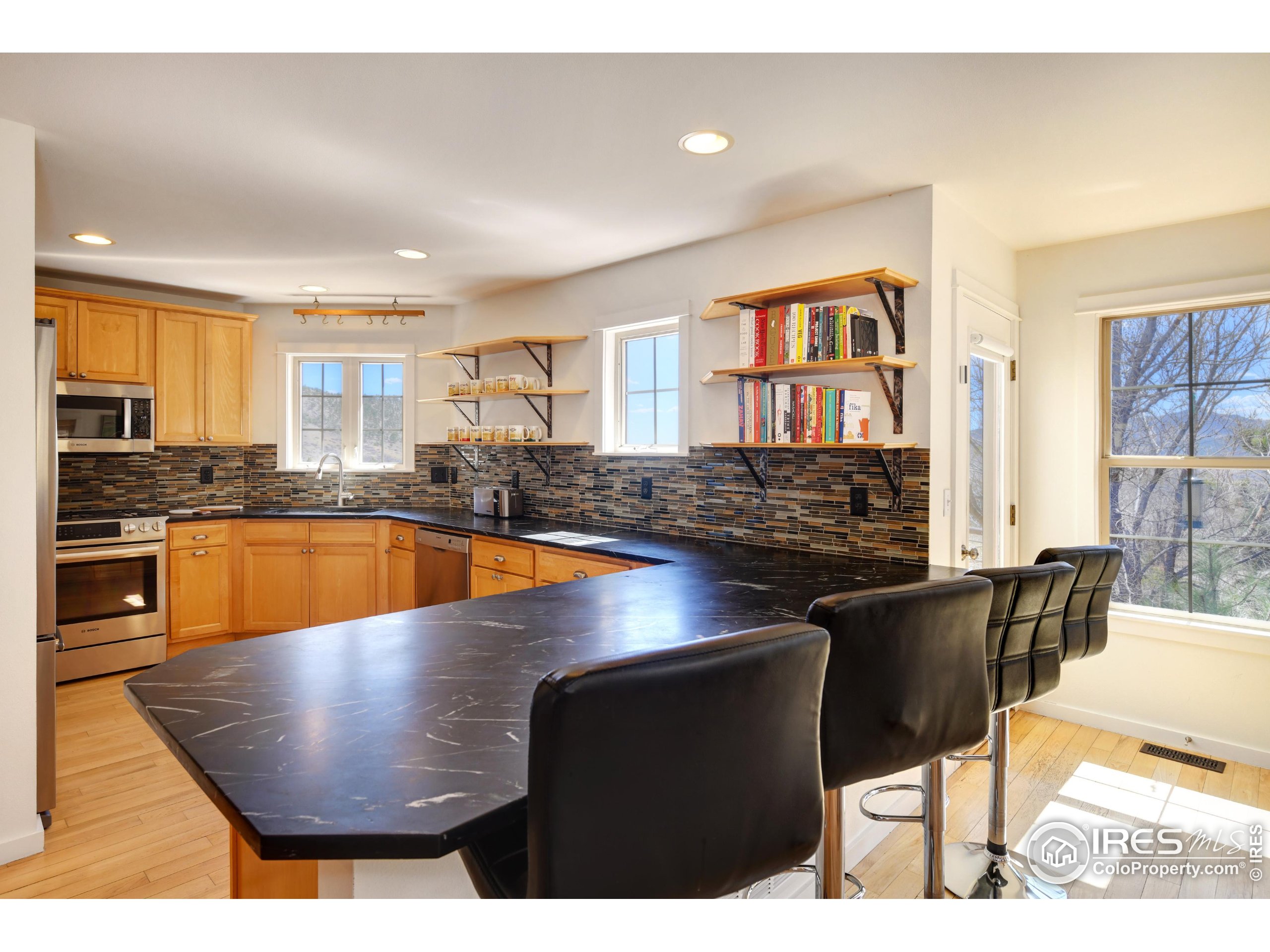 385 Vasquez Ct
