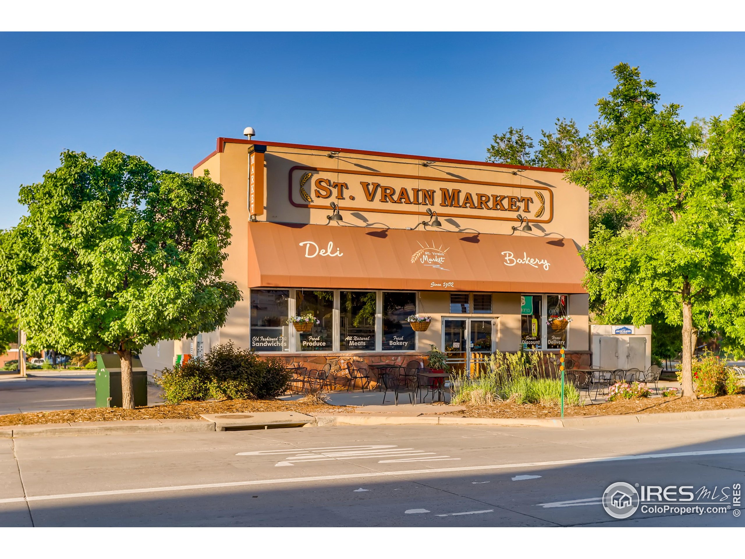 385 Vasquez Ct