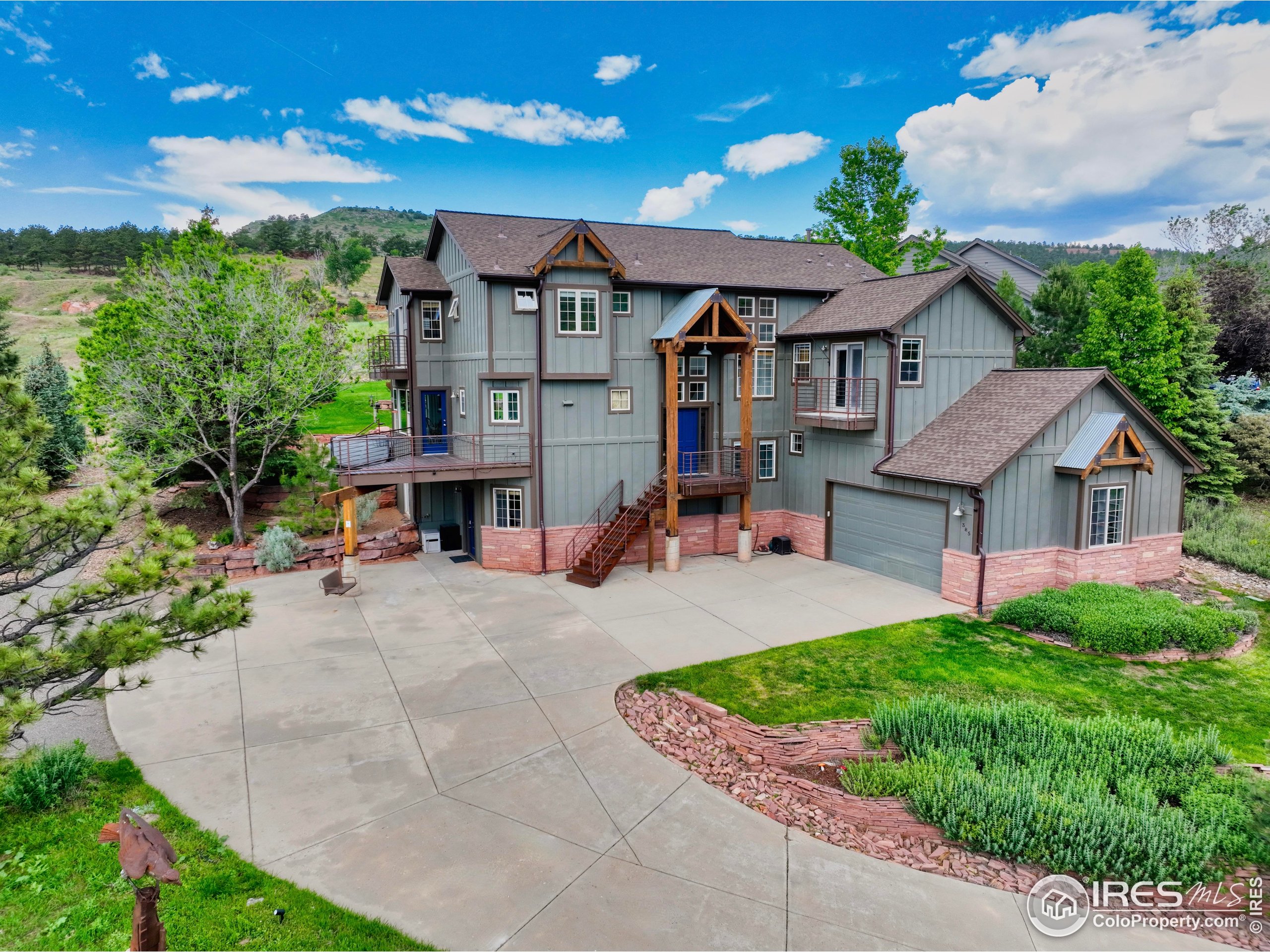 385 Vasquez Ct