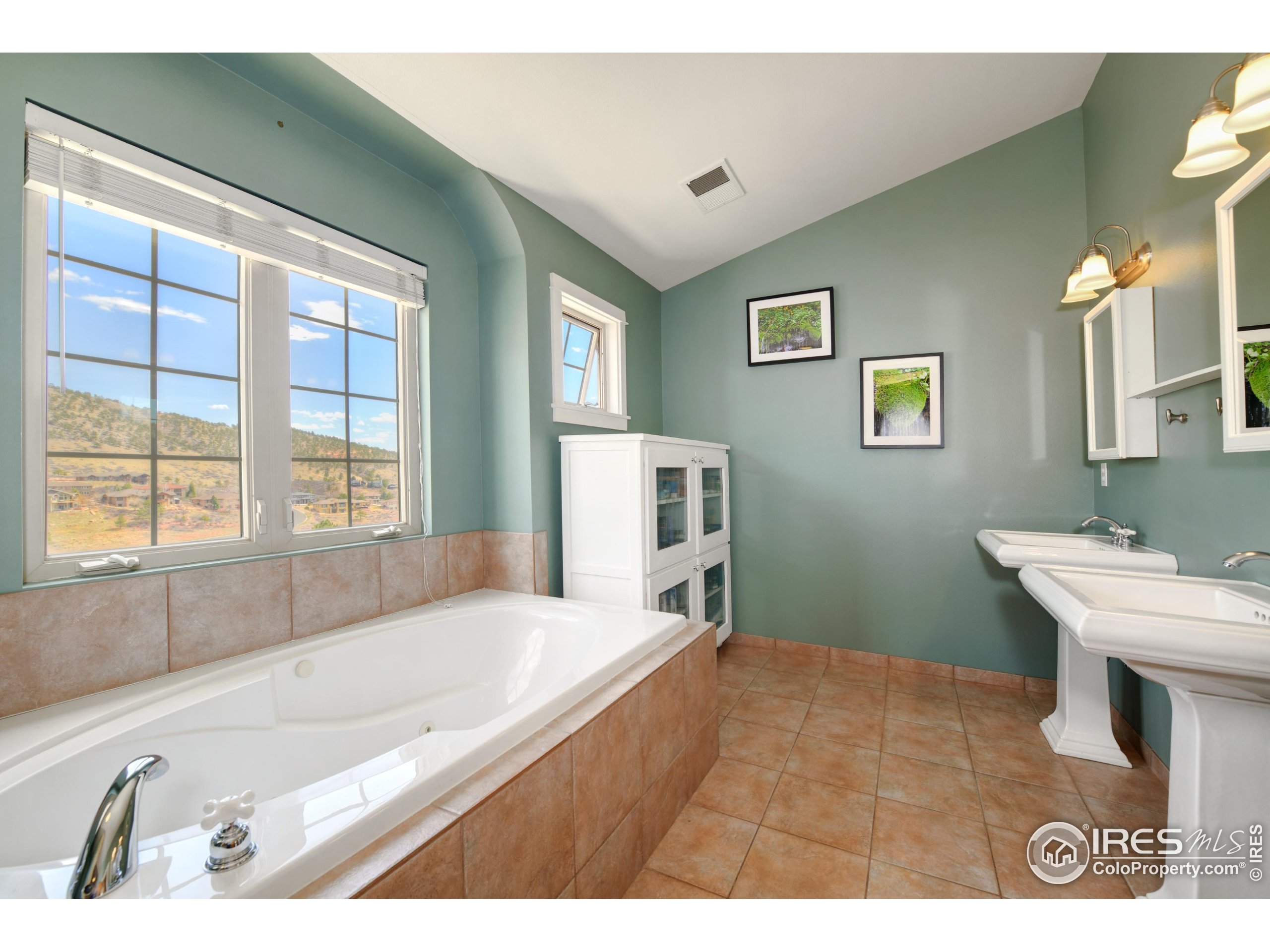 385 Vasquez Ct