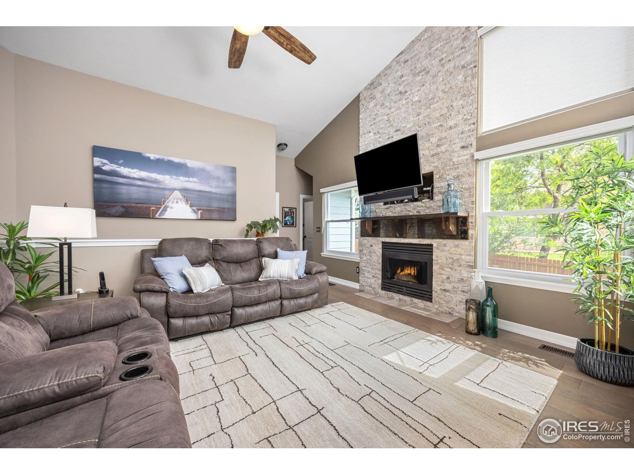 591 Brookside Dr