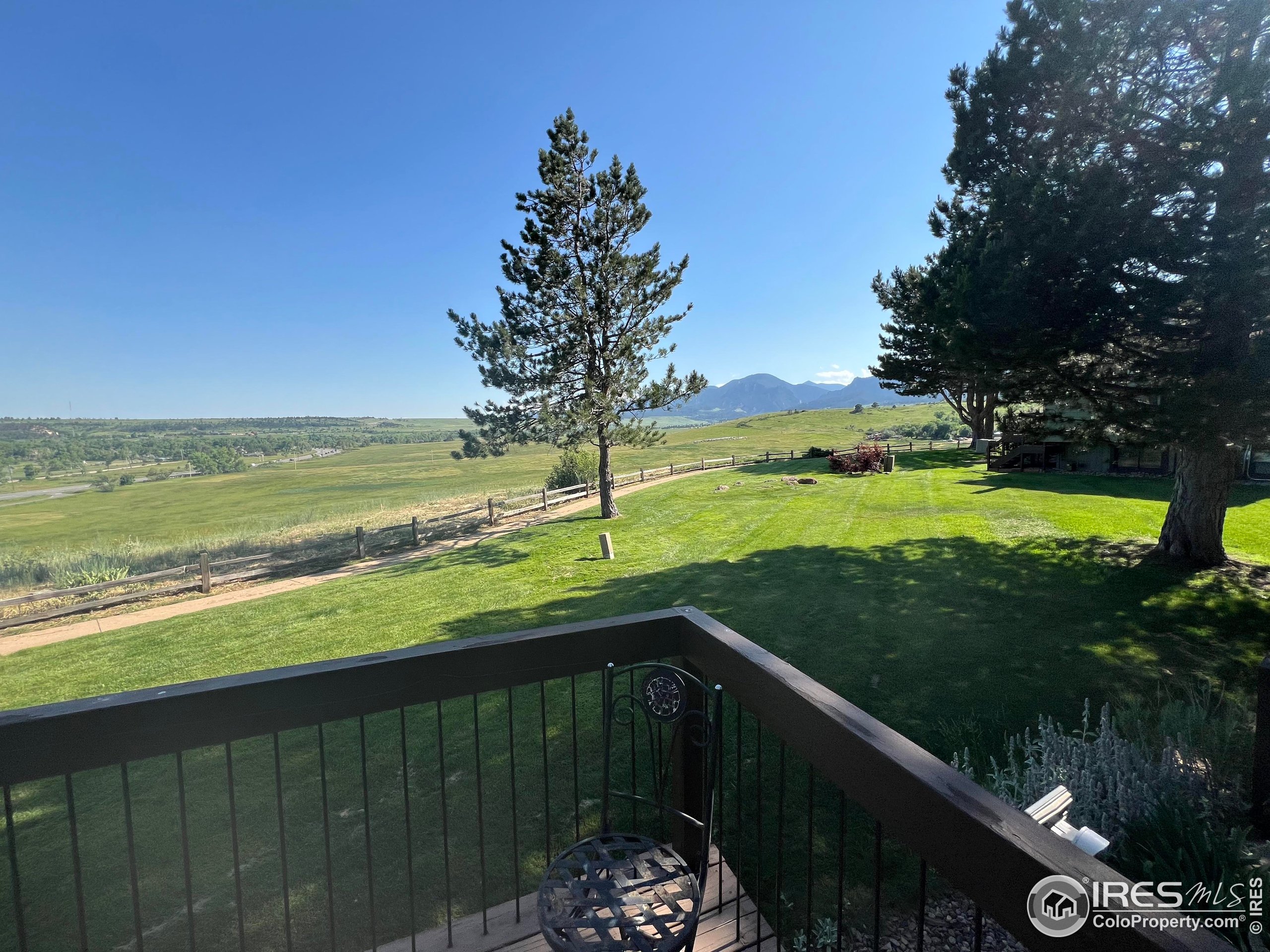 1624 Bradley Ct