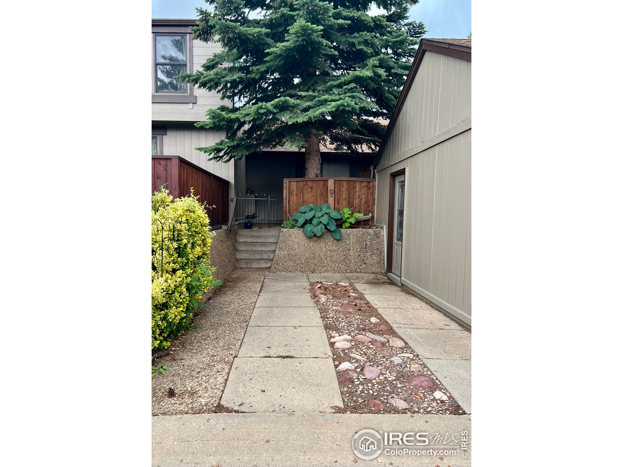 1624 Bradley Ct