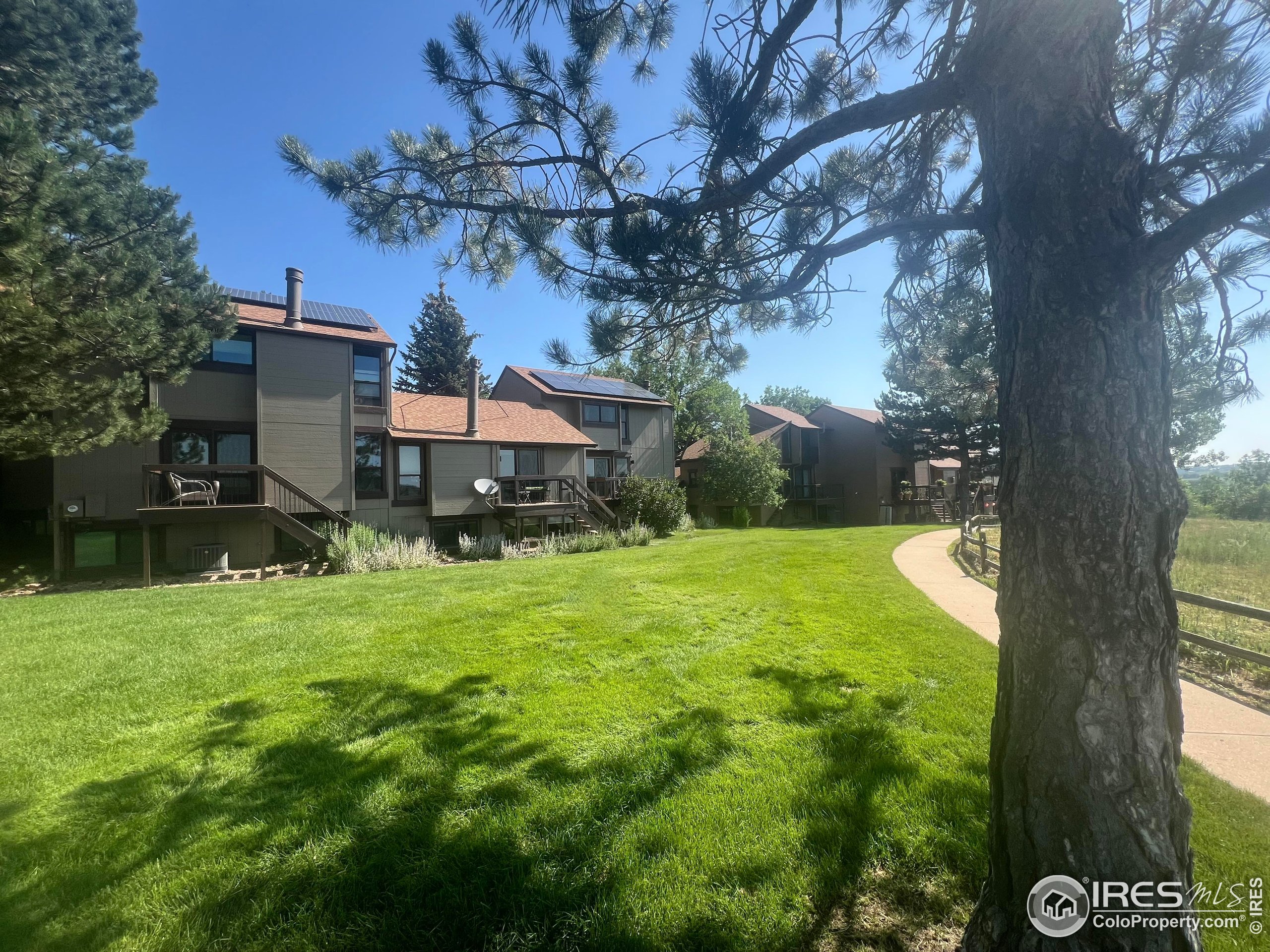 1624 Bradley Ct
