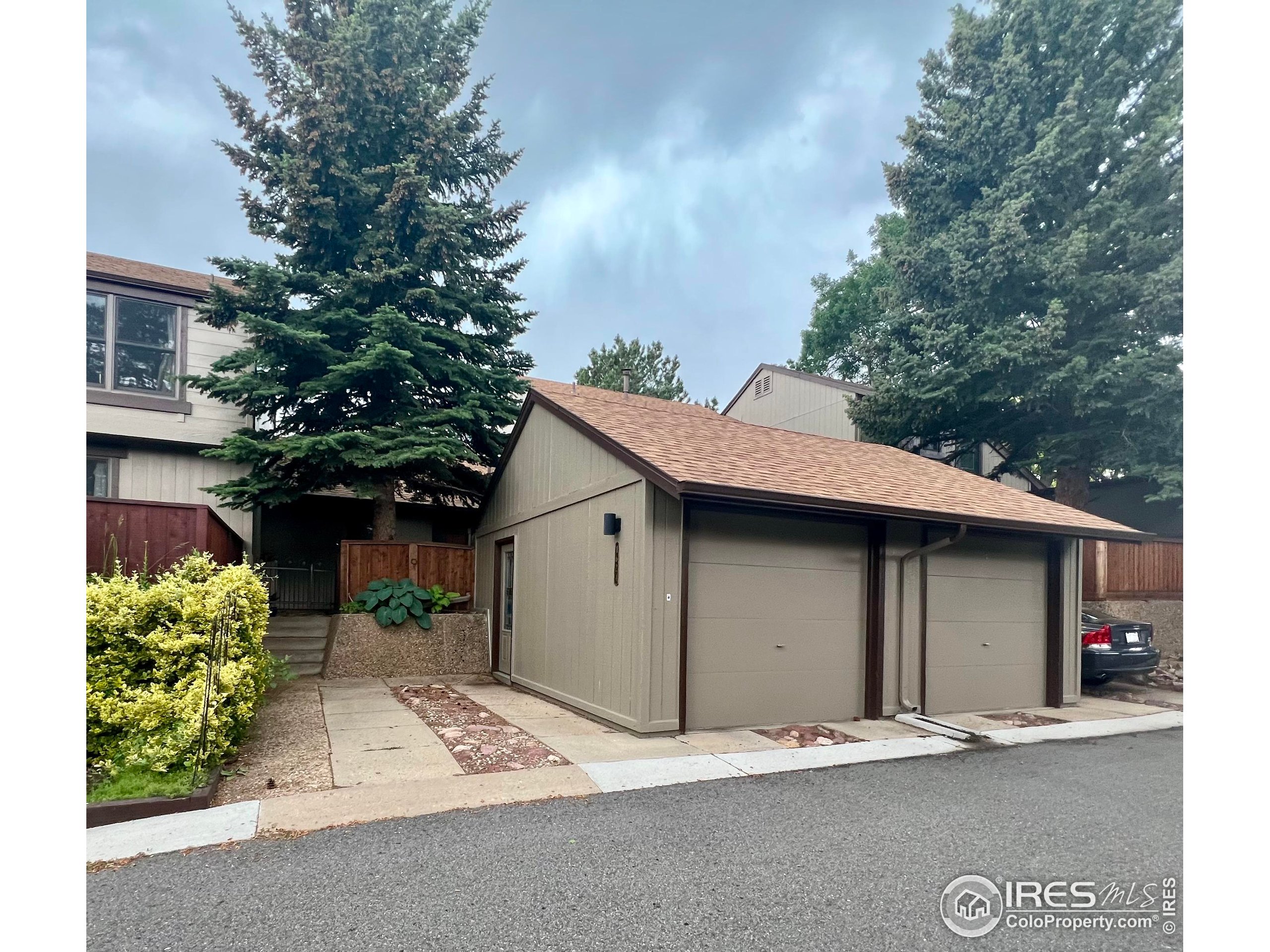 1624 Bradley Ct