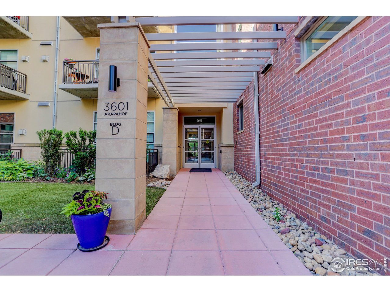 3601 Arapahoe Ave D-304