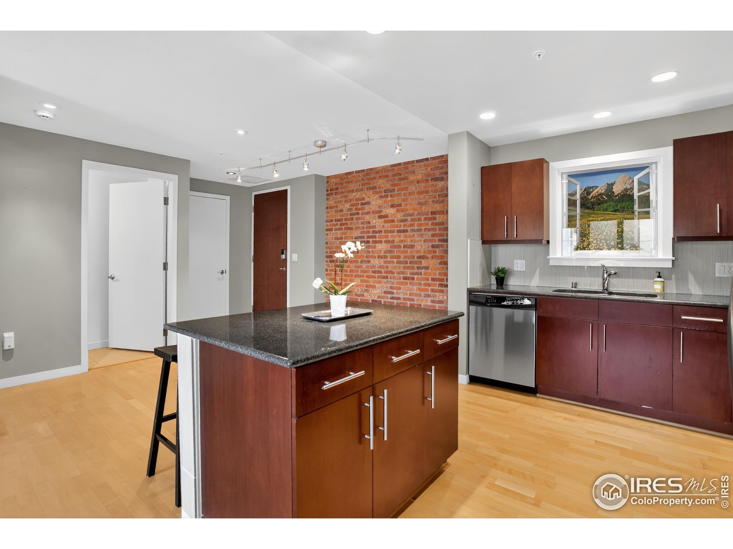 3601 Arapahoe Ave D-304