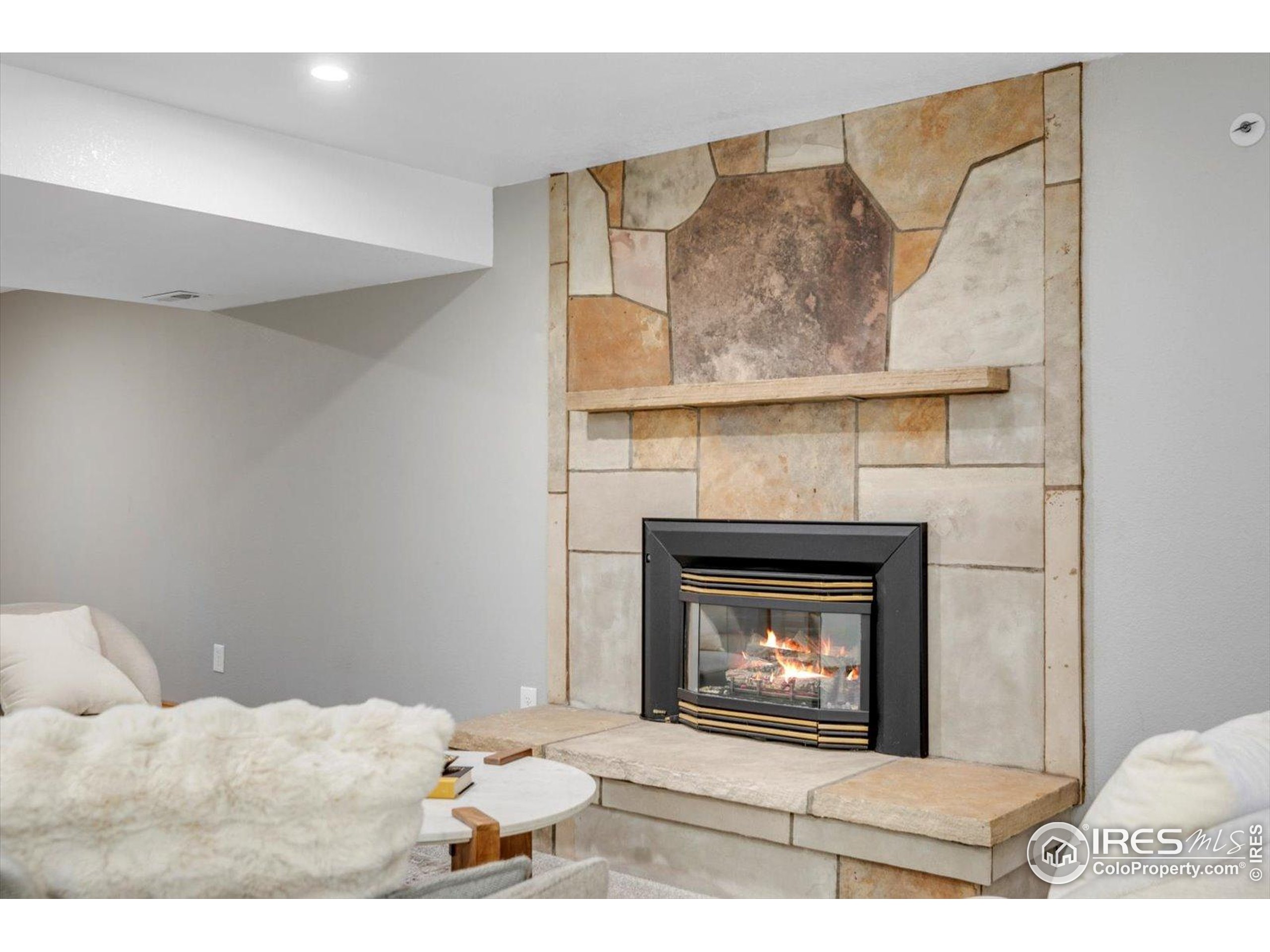 1245 Claremont Dr